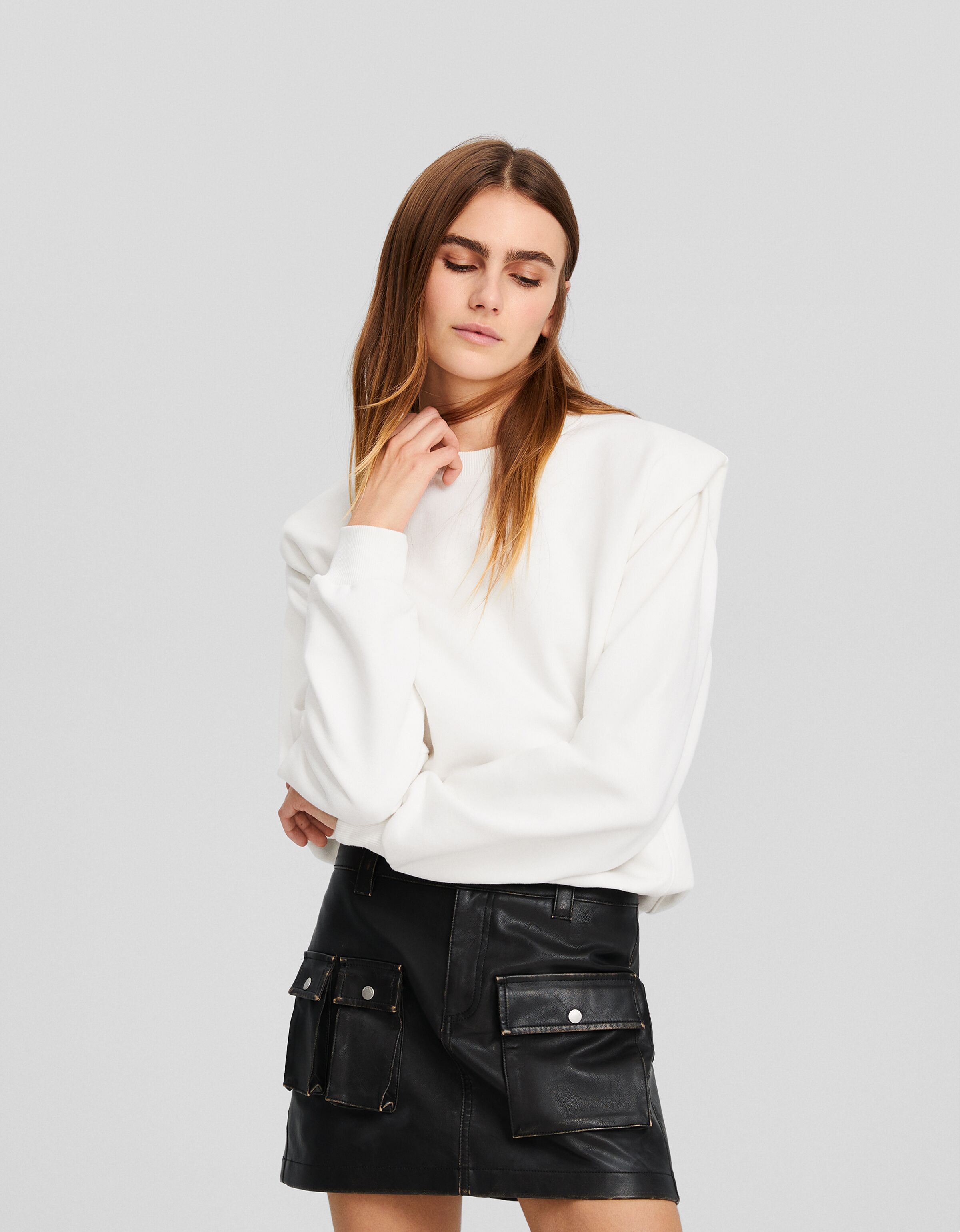 Falda mini cargo efecto piel desgastada