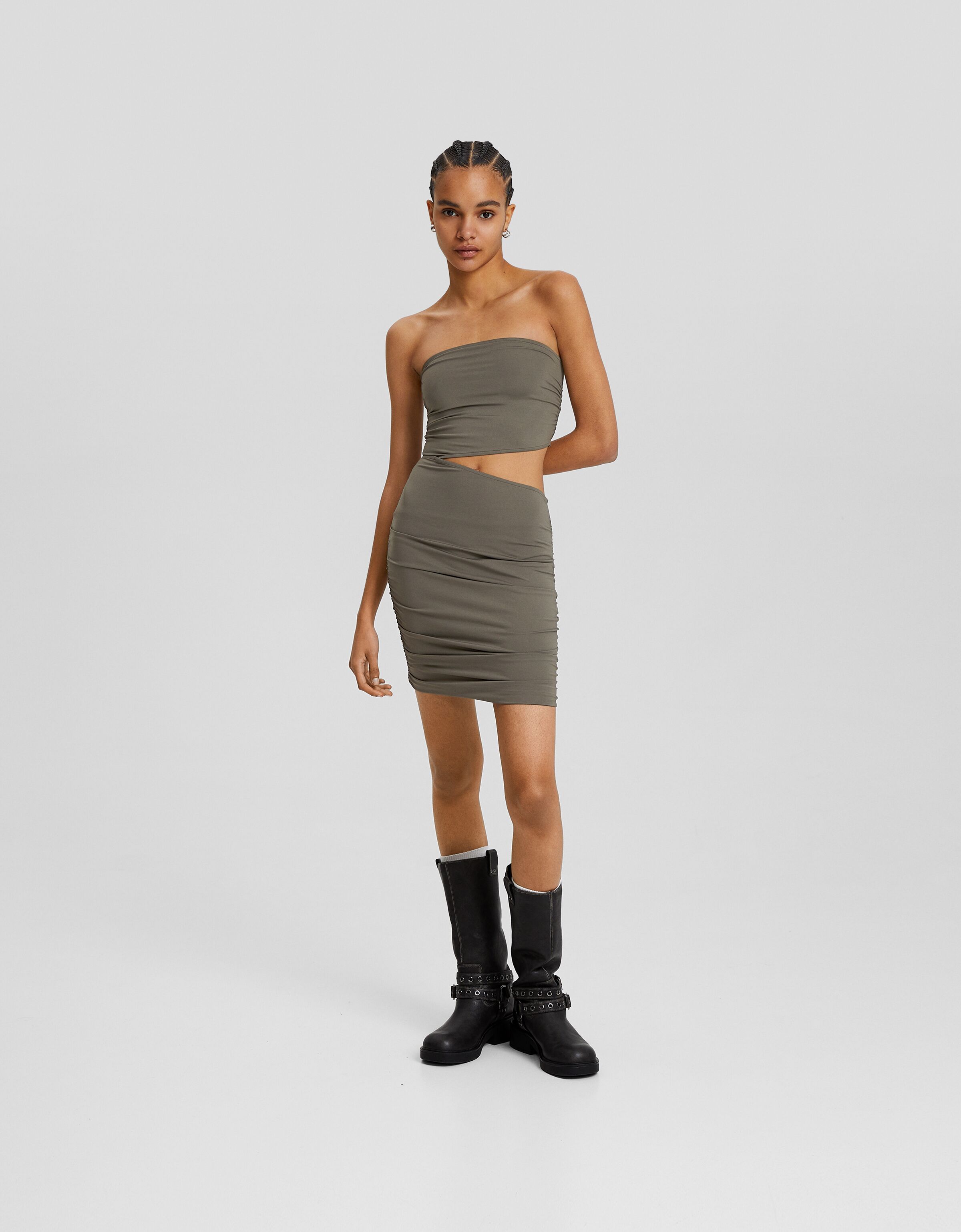 Vestido mini bandeau frunce lateral