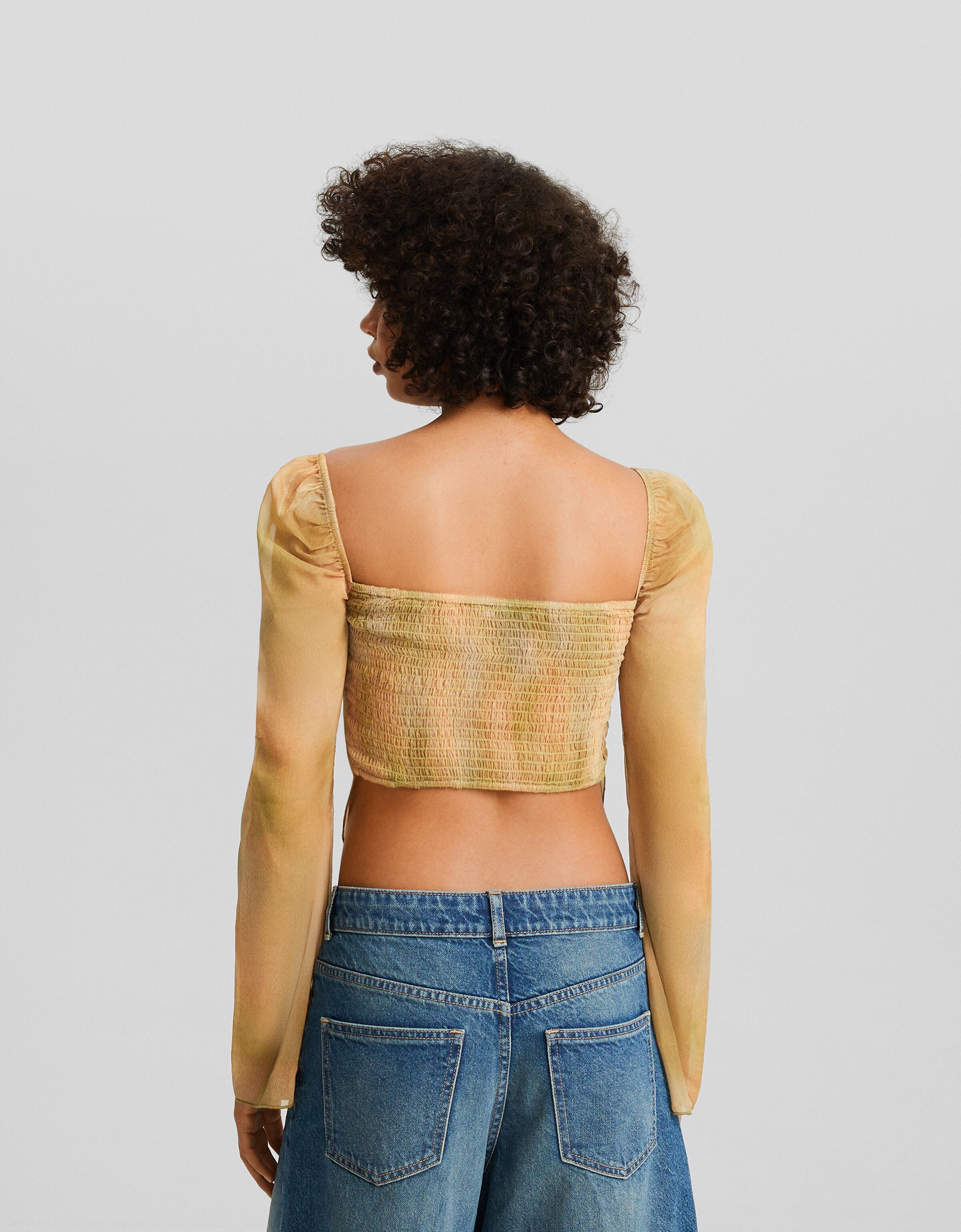 Blusa manga larga chifón cropped detalle