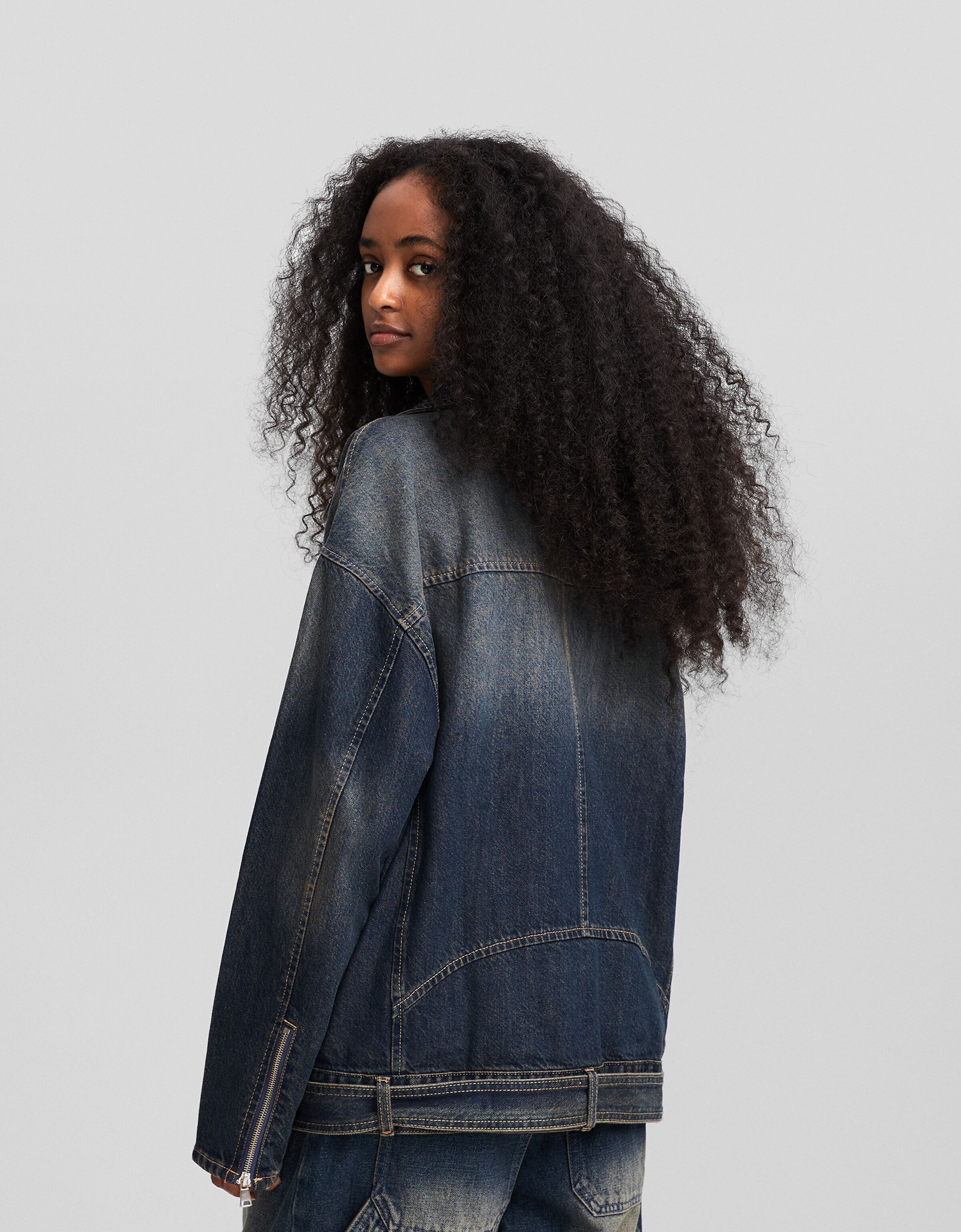 Cazadora denim biker oversize efecto lavado