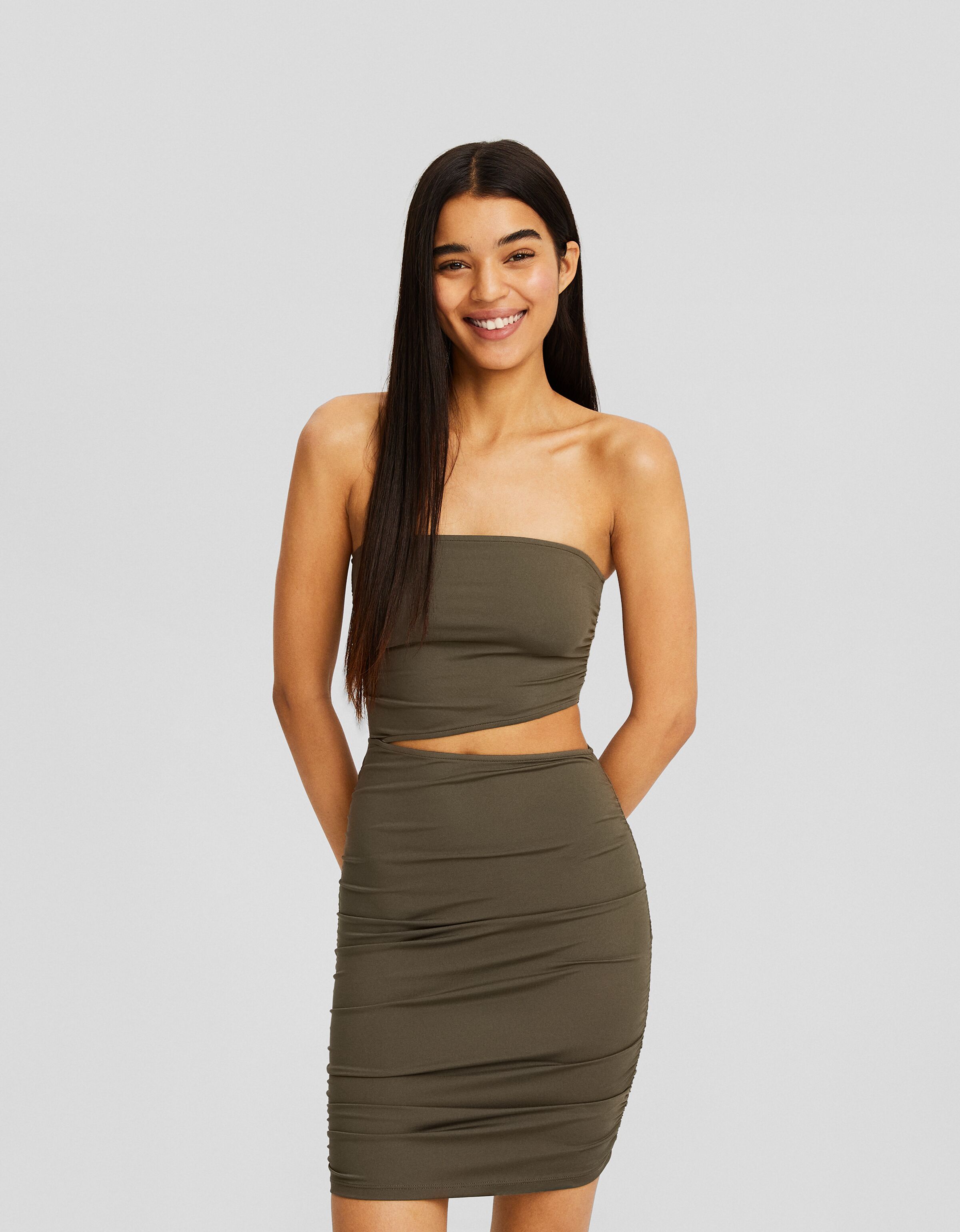 Vestido mini bandeau frunce lateral