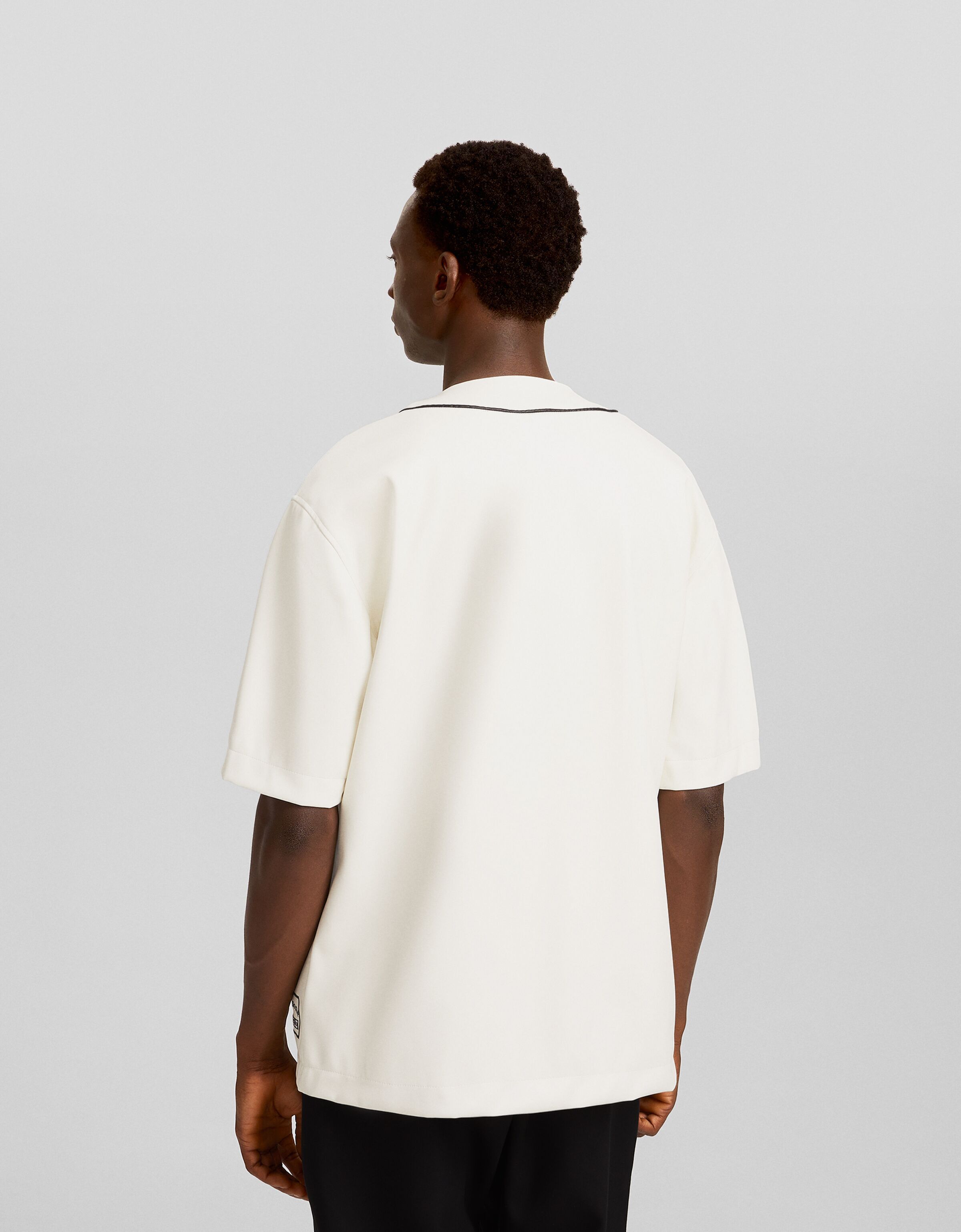 Camisa manga corta beisbolera efecto piel