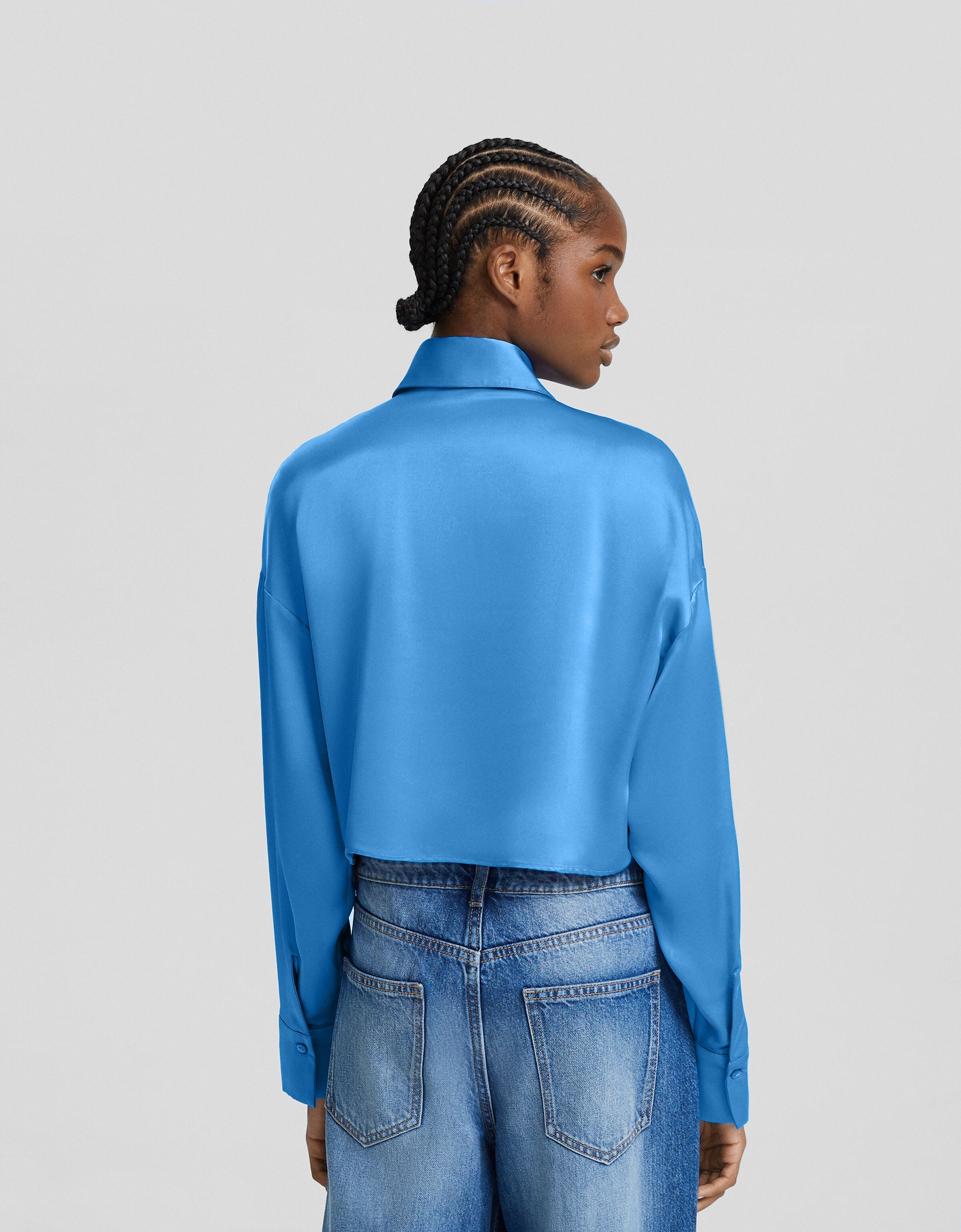 Camisa manga larga cropped satinada
