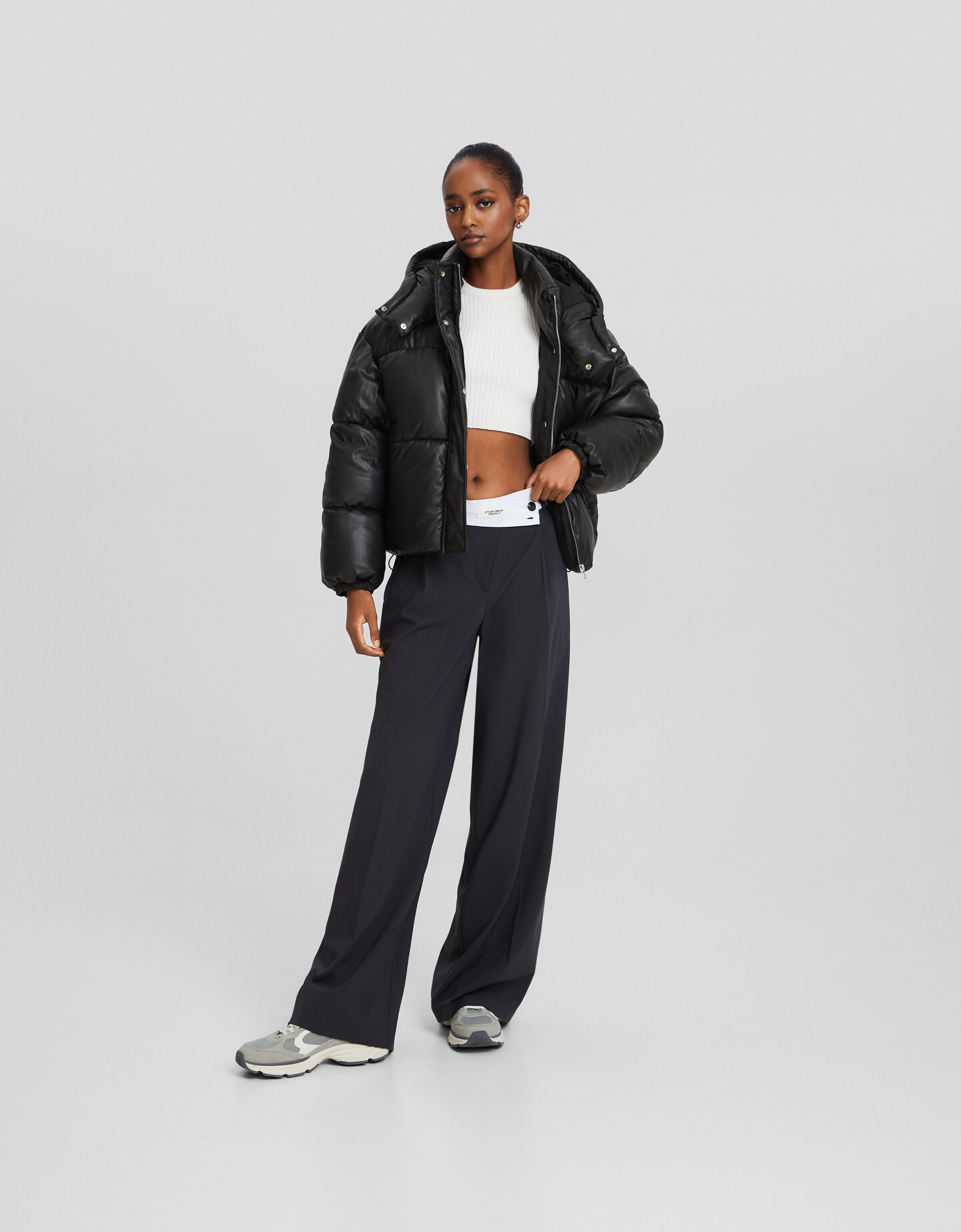 Cazadora acolchada capucha efecto piel