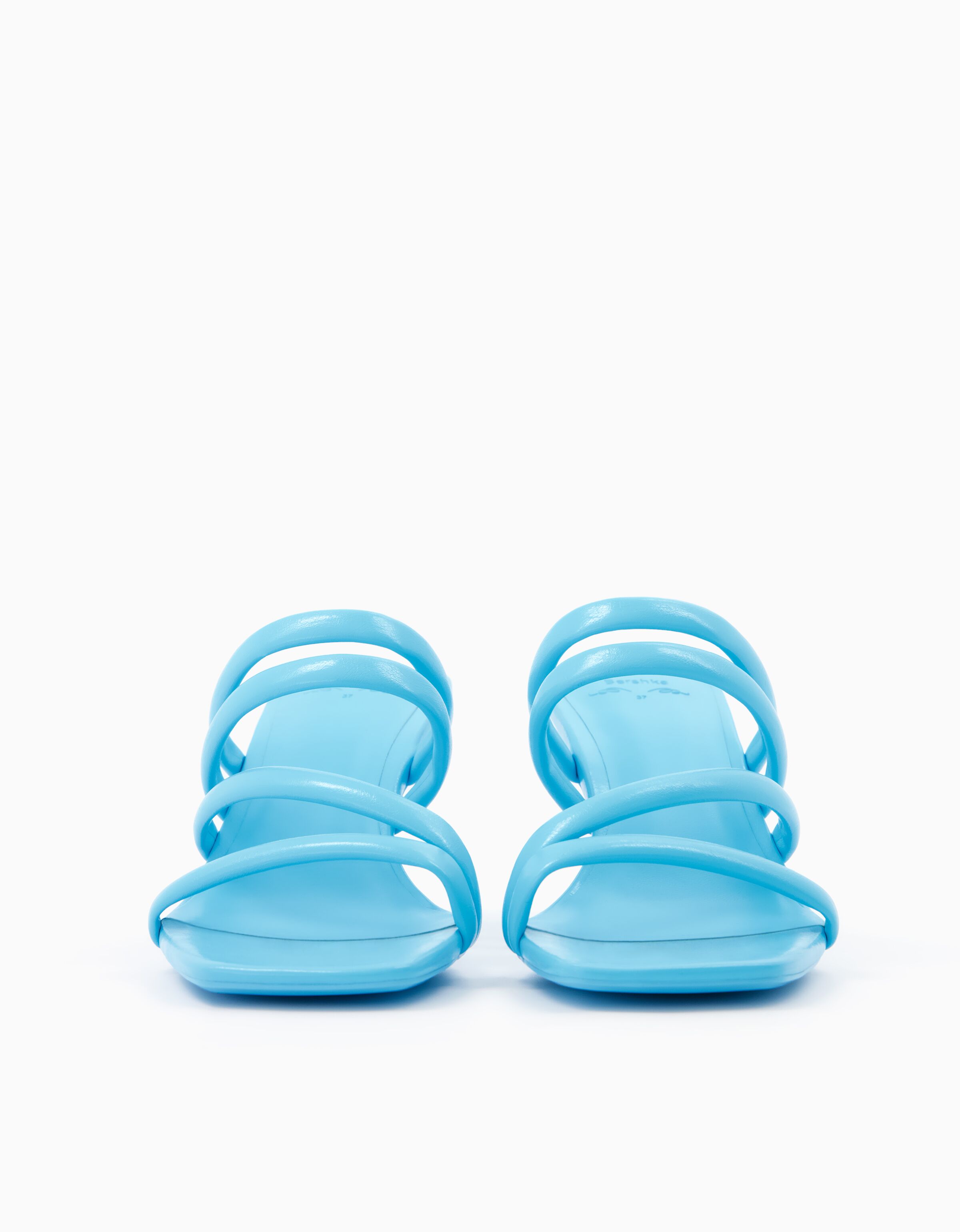 Sandalia tacón tiras tubulares