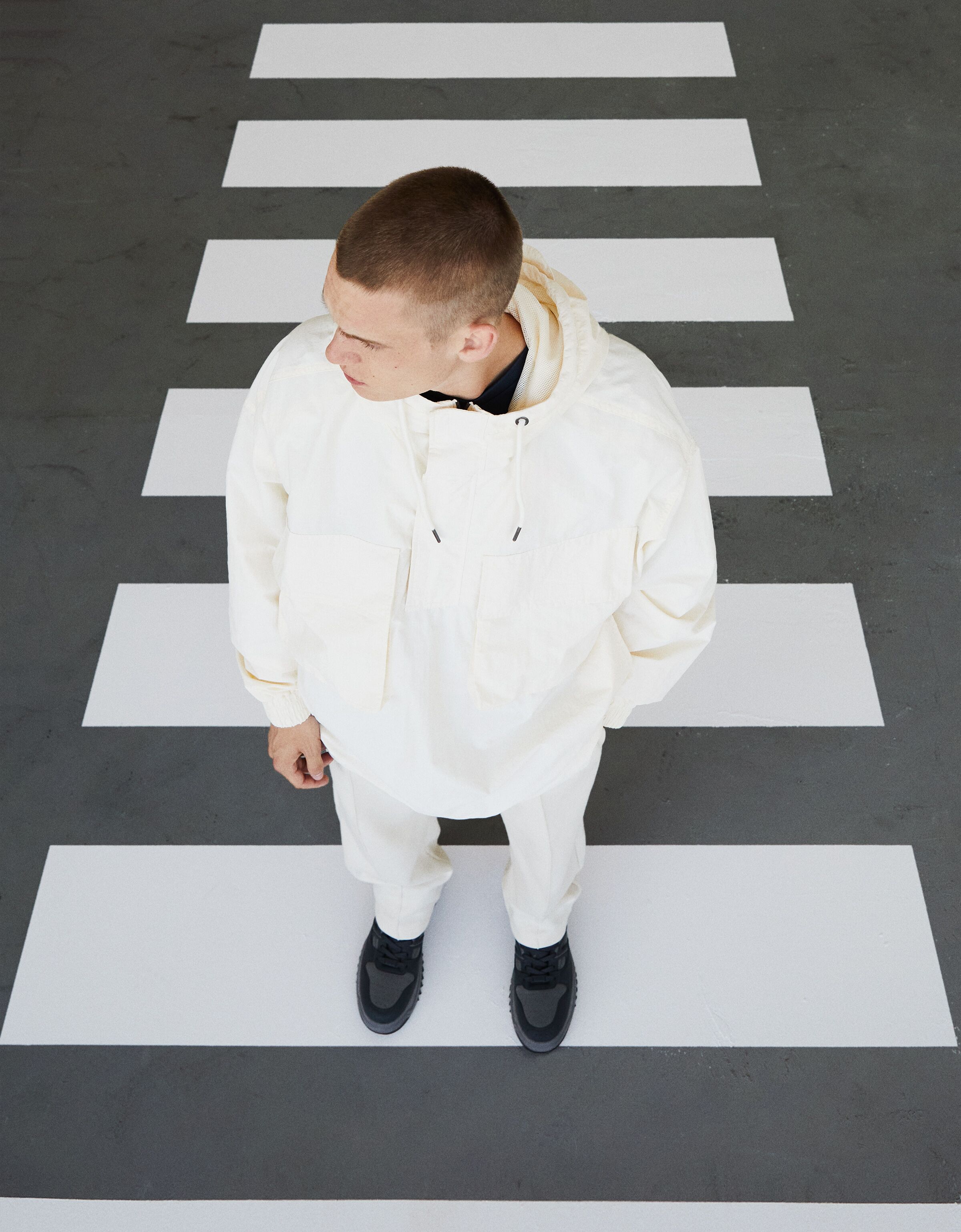 Zapatillas abotinadas piezas superpuestas hombre