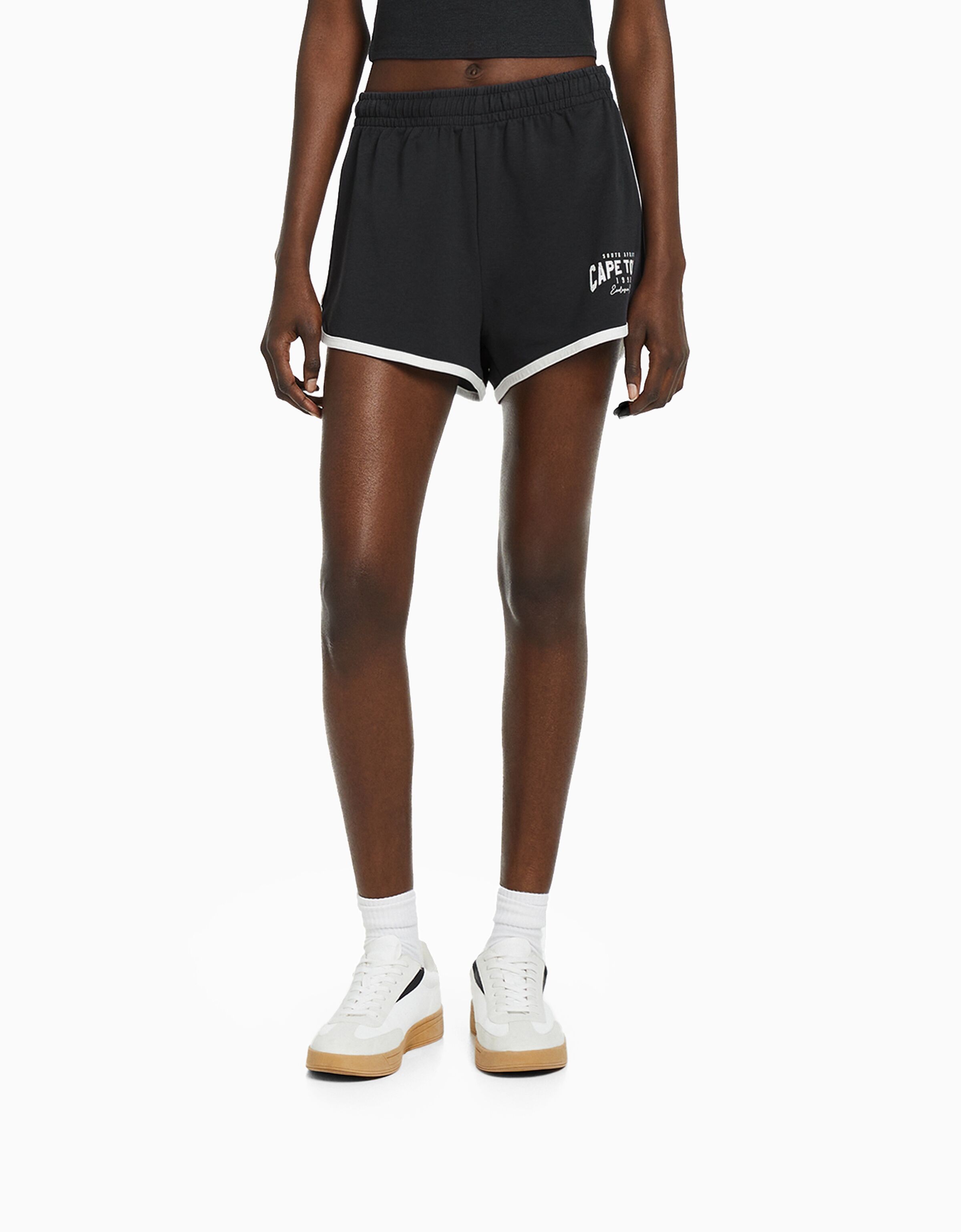 Short felpa contraste