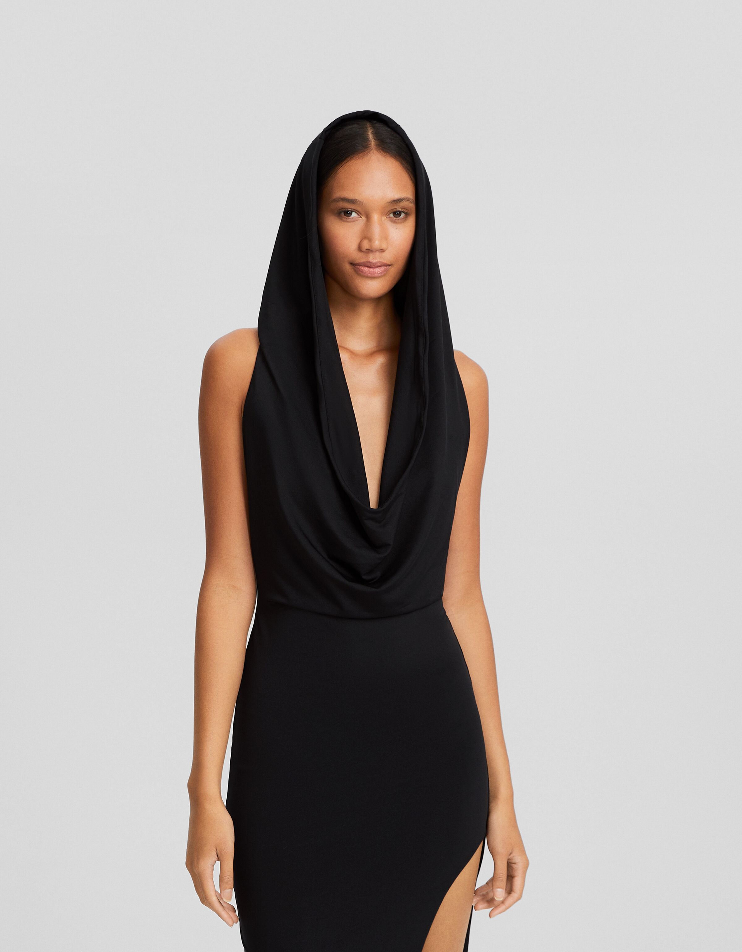 Vestido largo capucha