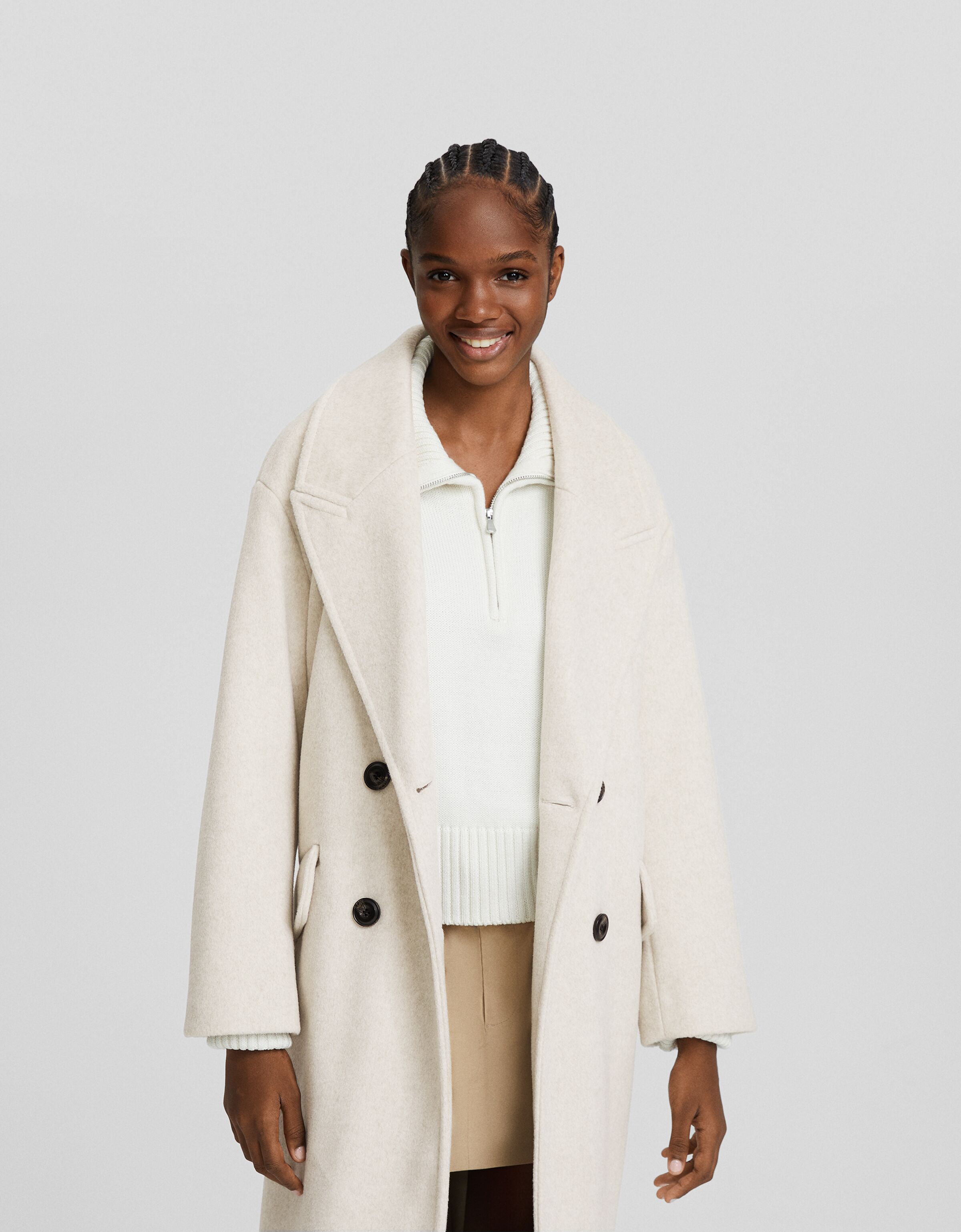 Abrigo largo hombro caído