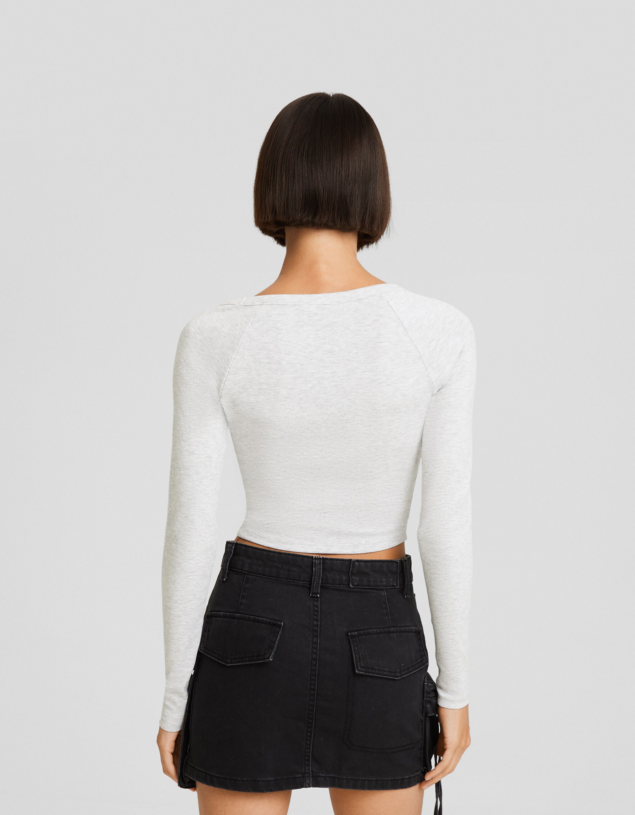 Camiseta manga larga cuello pico