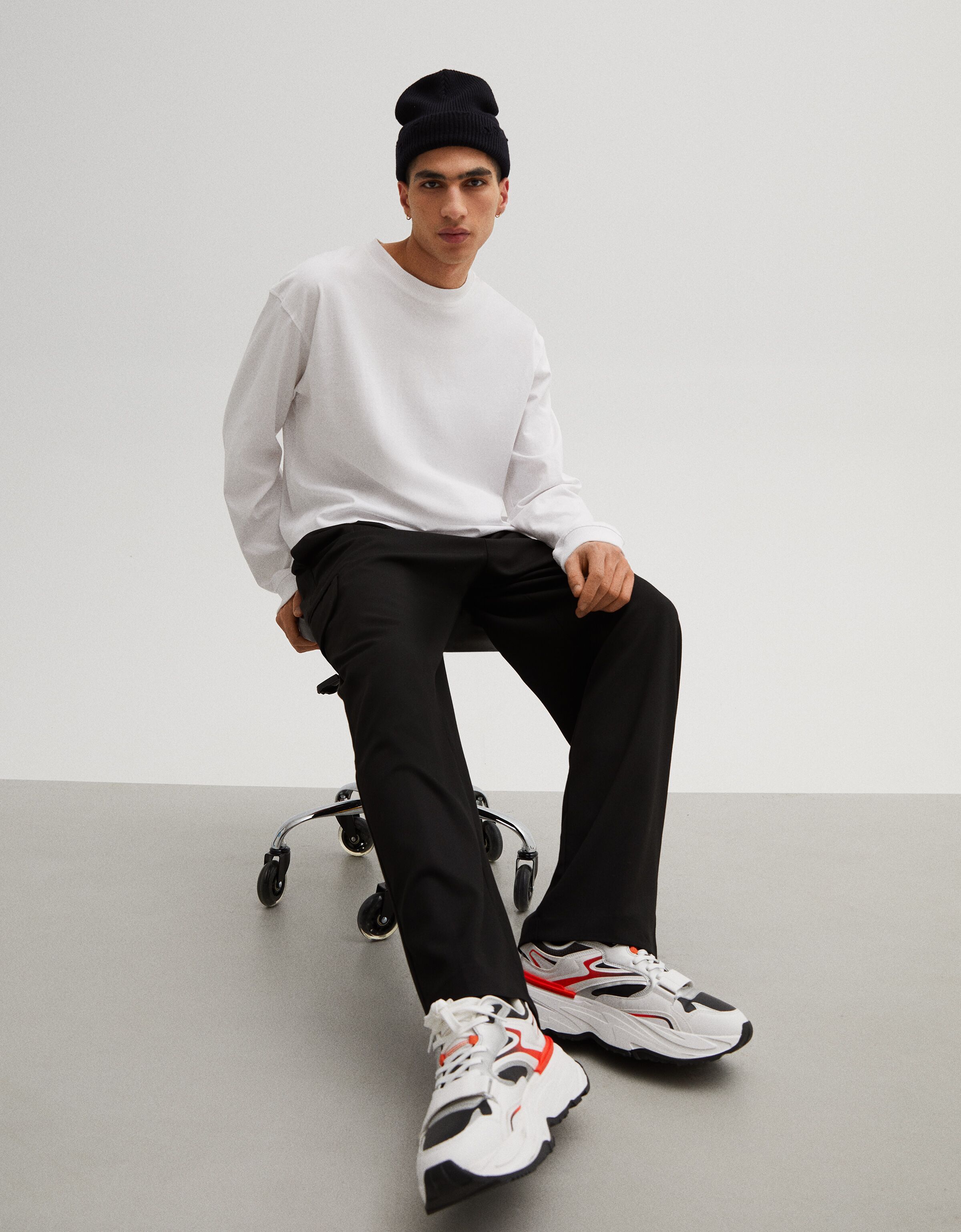 Deportivas volumen suela XL detalle tira hombre