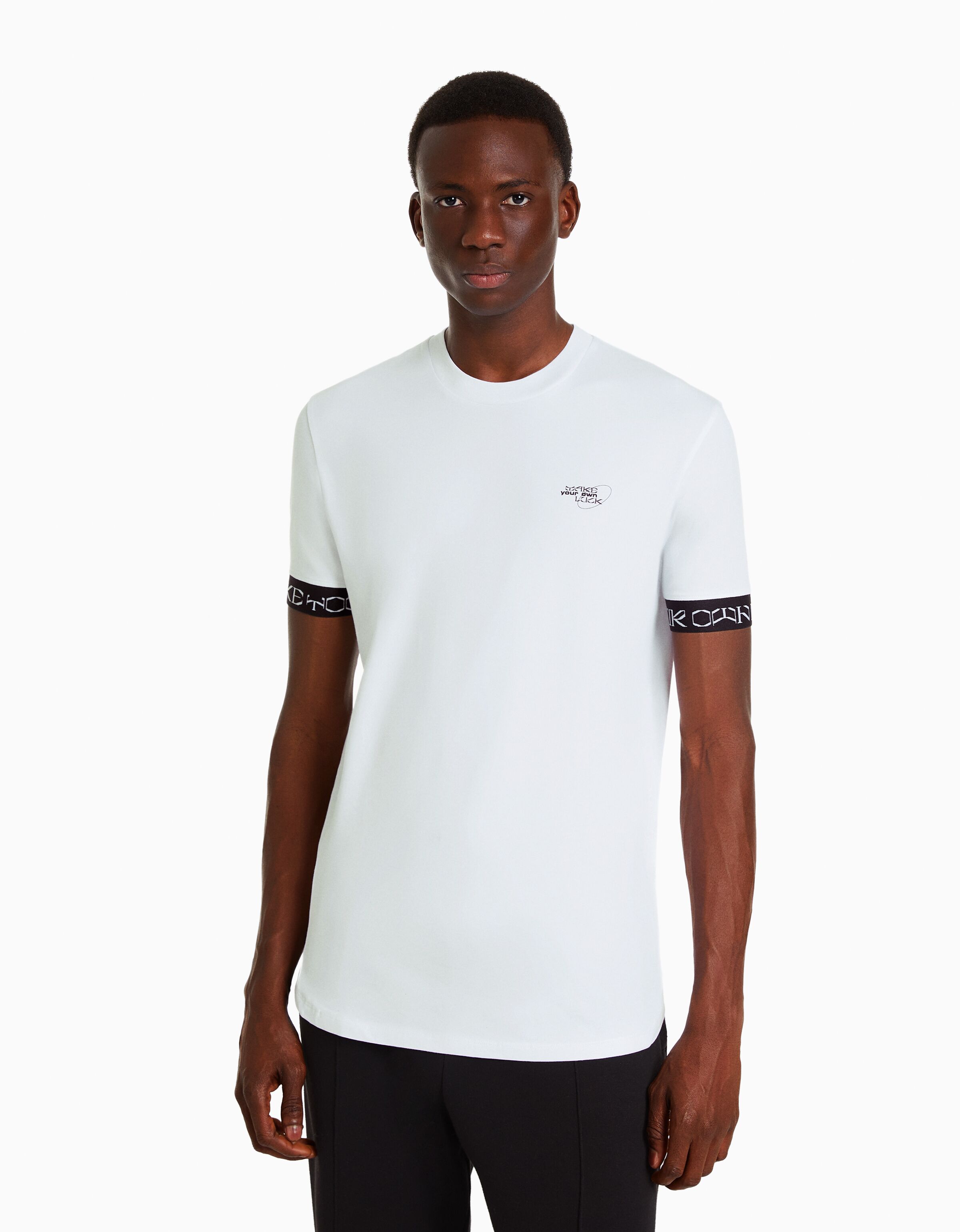 Camiseta manga corta muscle fit bandas