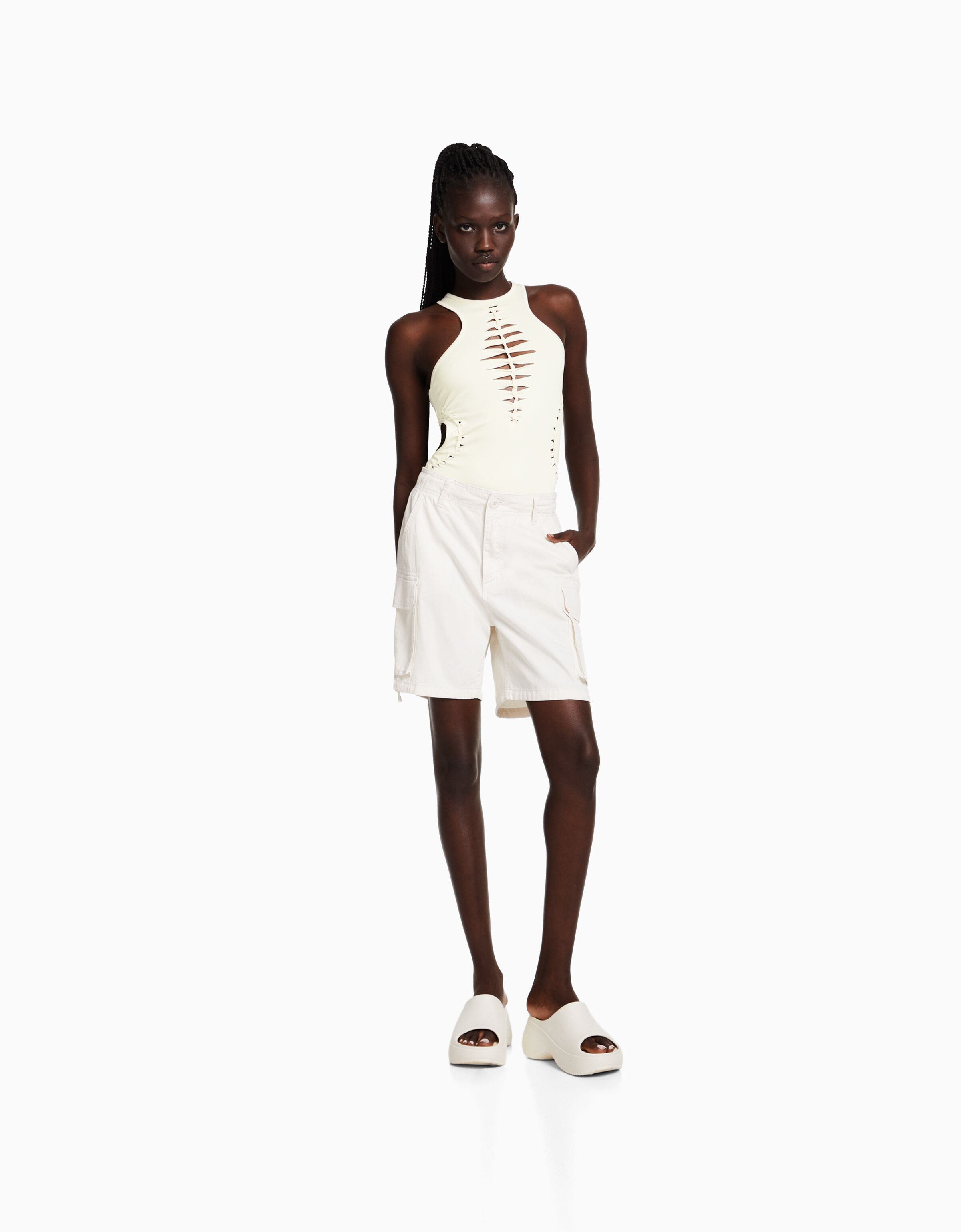 Body sin mangas detalle laser cut