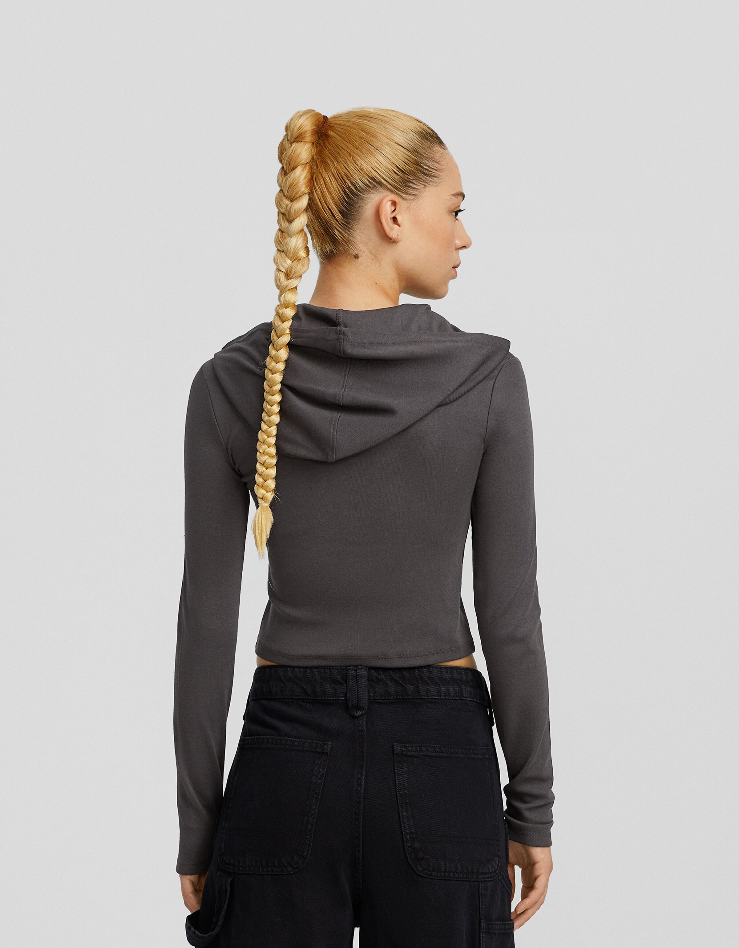 Camiseta manga larga capucha