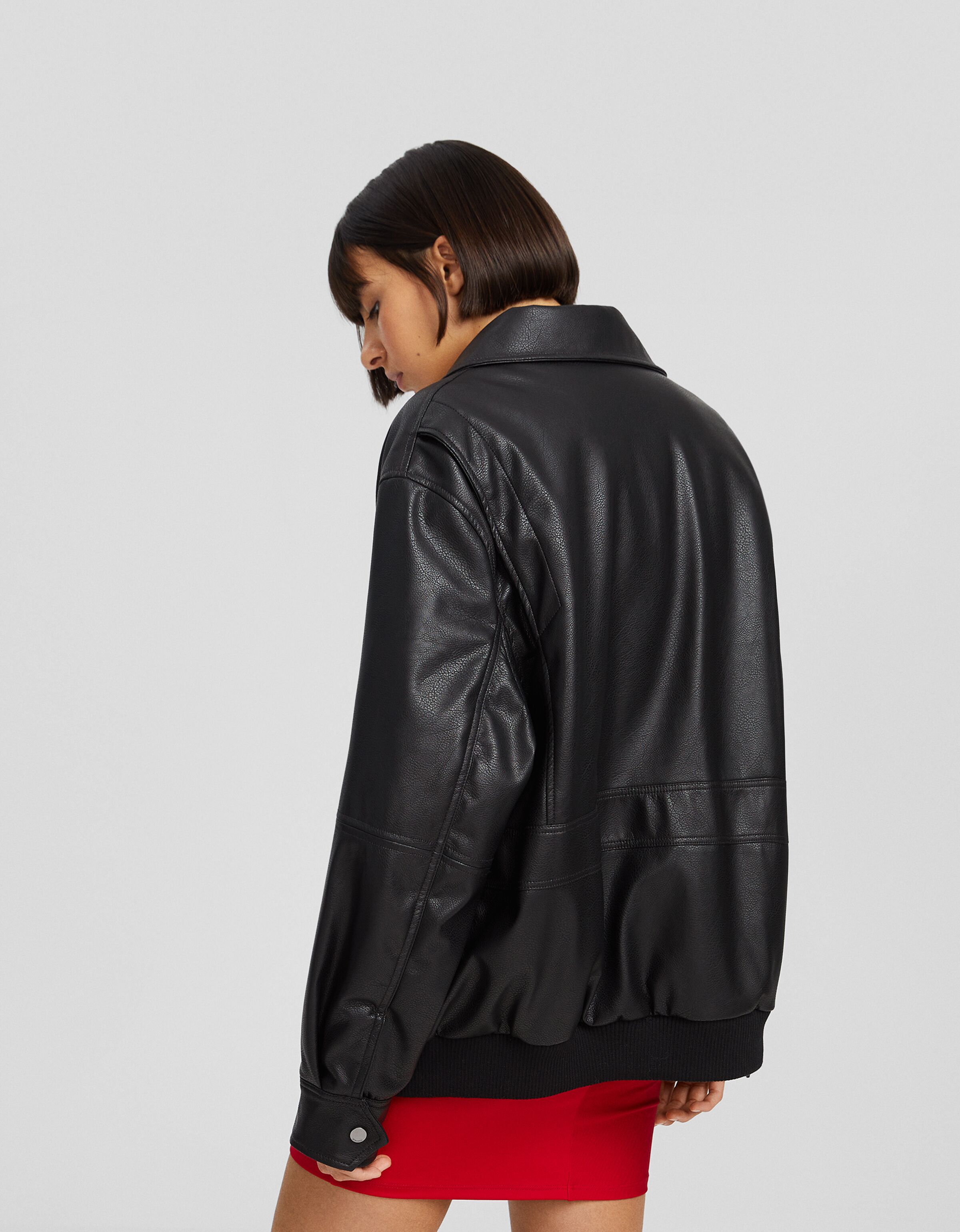 Cazadora dad fit oversize efecto piel