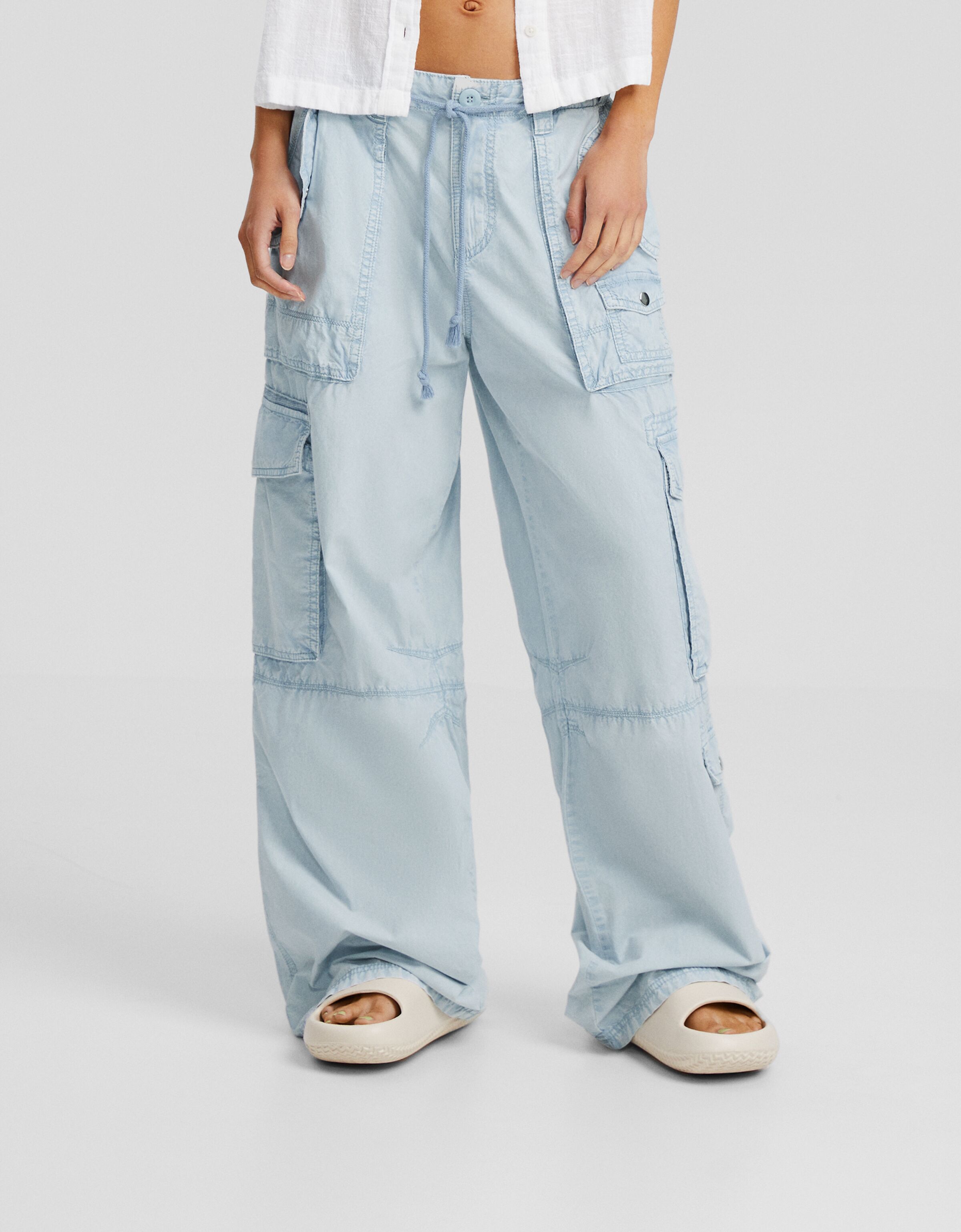 Pantalón straight multipocket efecto lavado