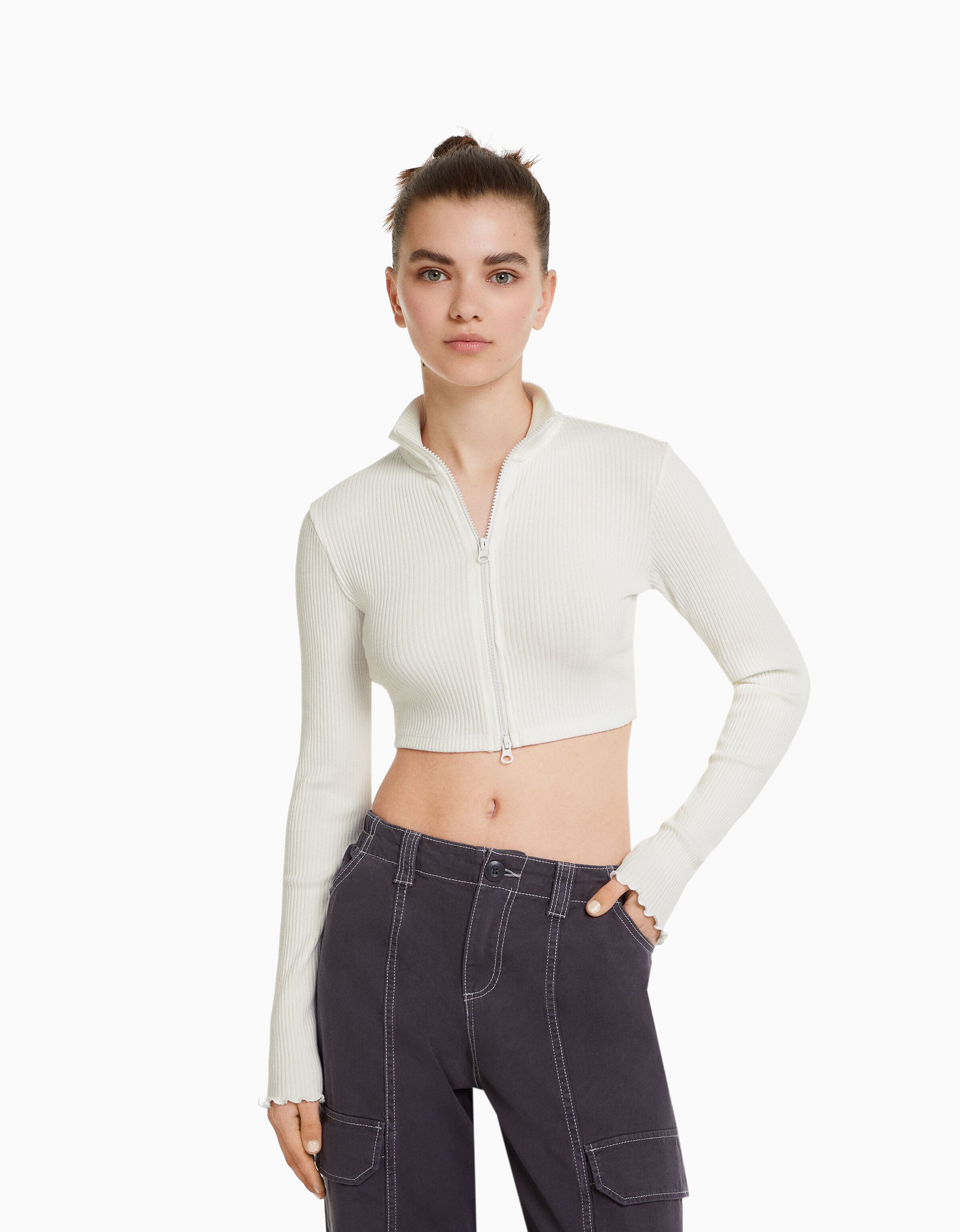 Cárdigan cropped cuello subido cremallera