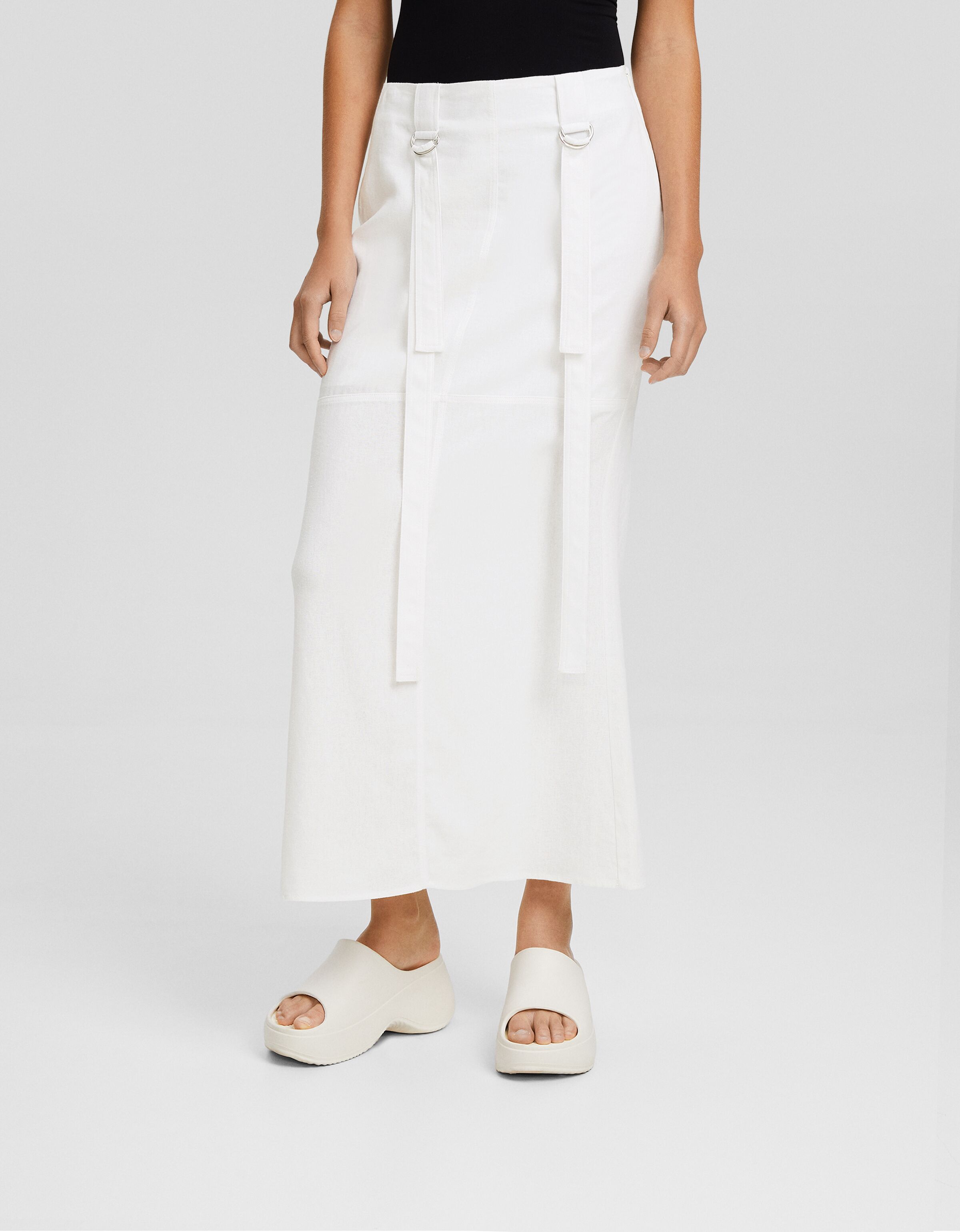 Falda midi con lino detalle tiras