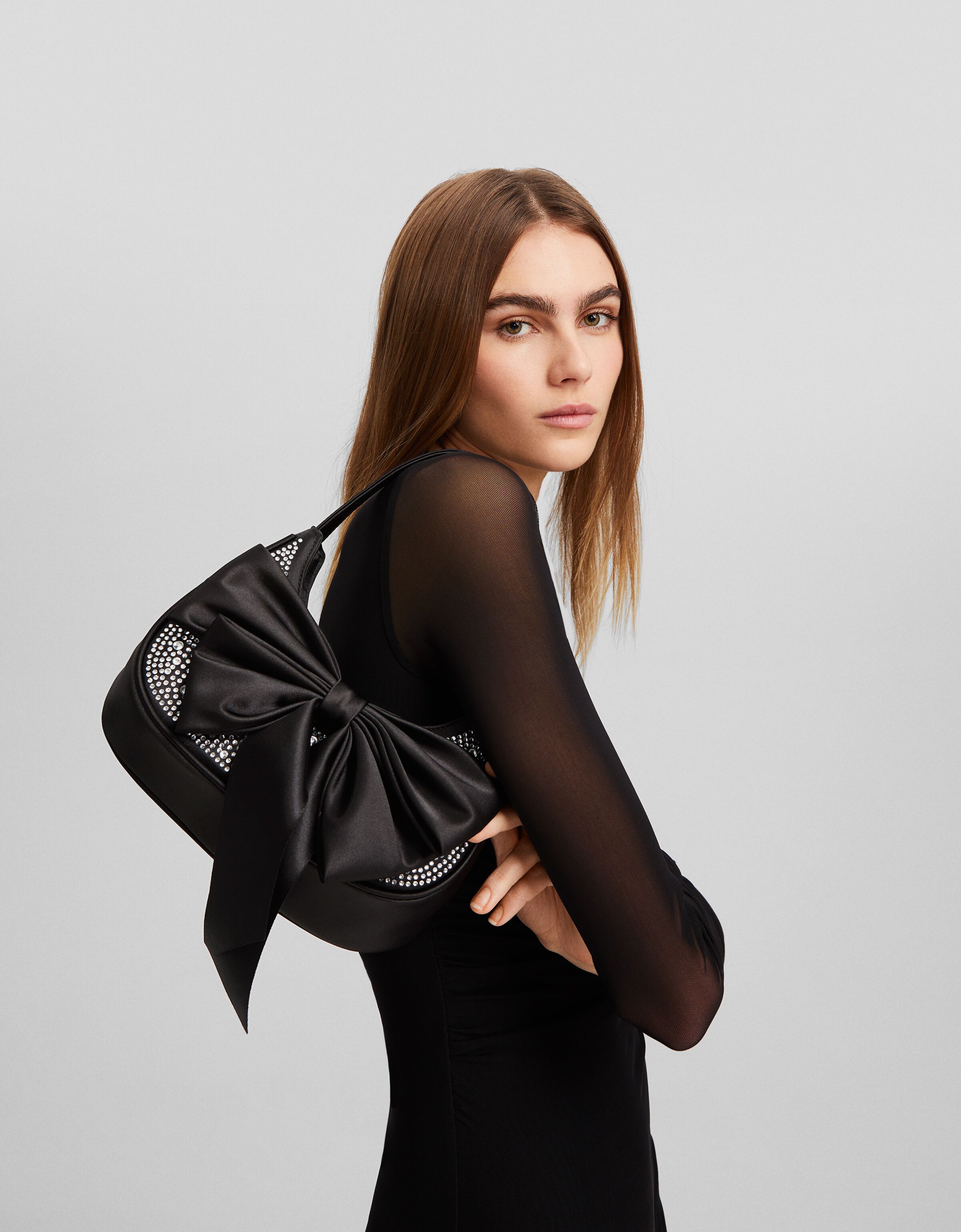 Bolso de hombro strass lazo