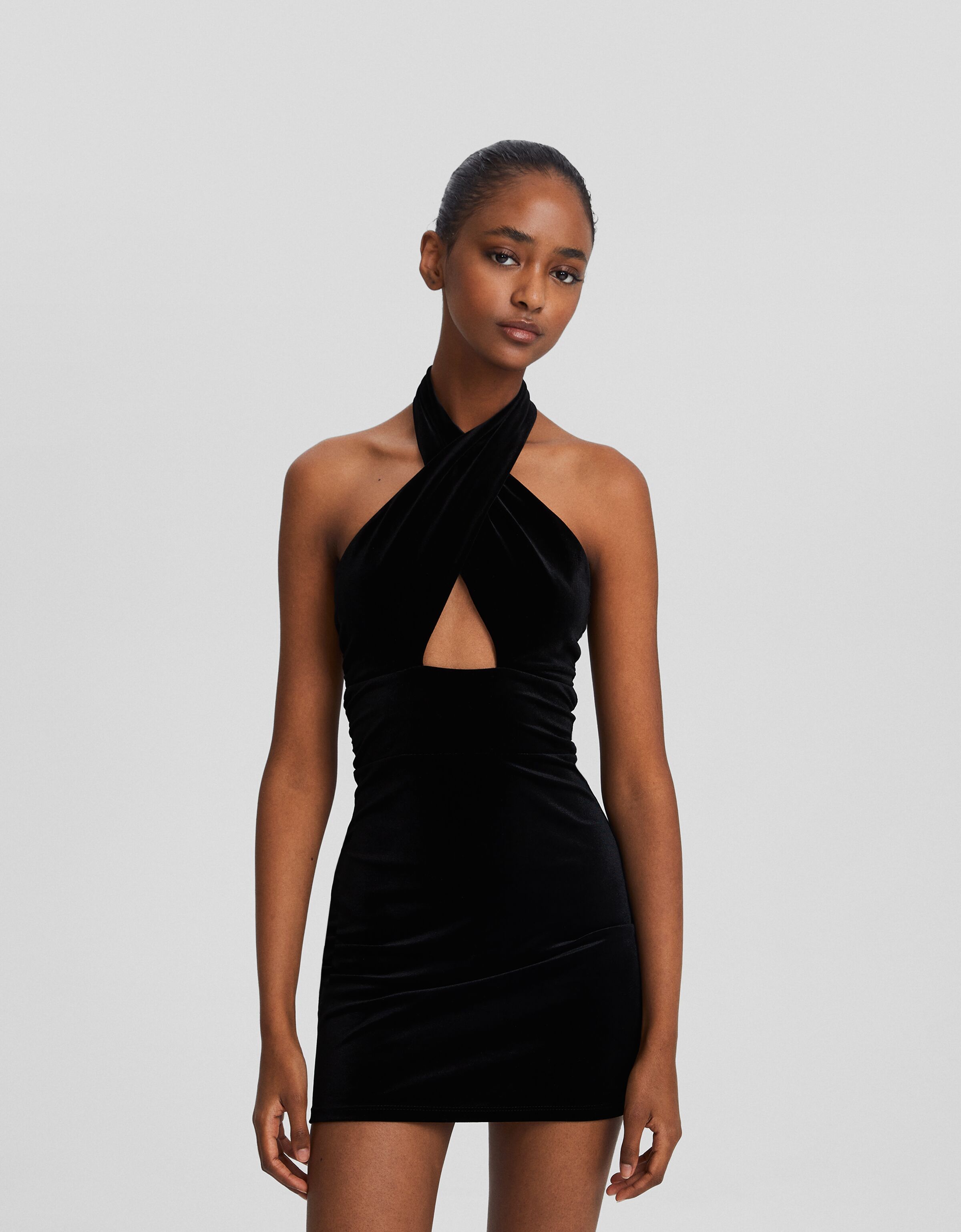 Vestido mini terciopelo escote lazada