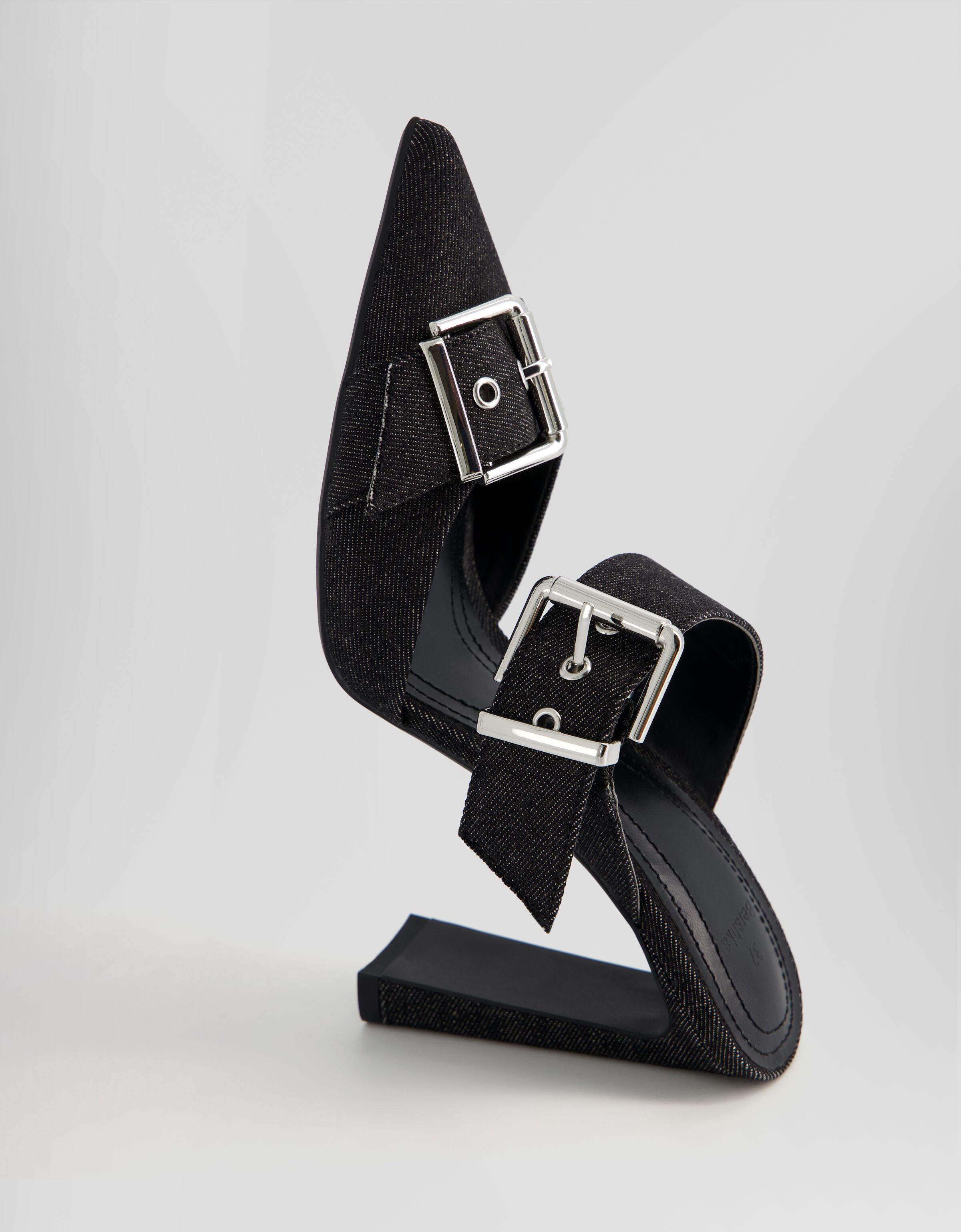 Zapato tacón hebillas tipo mule denim