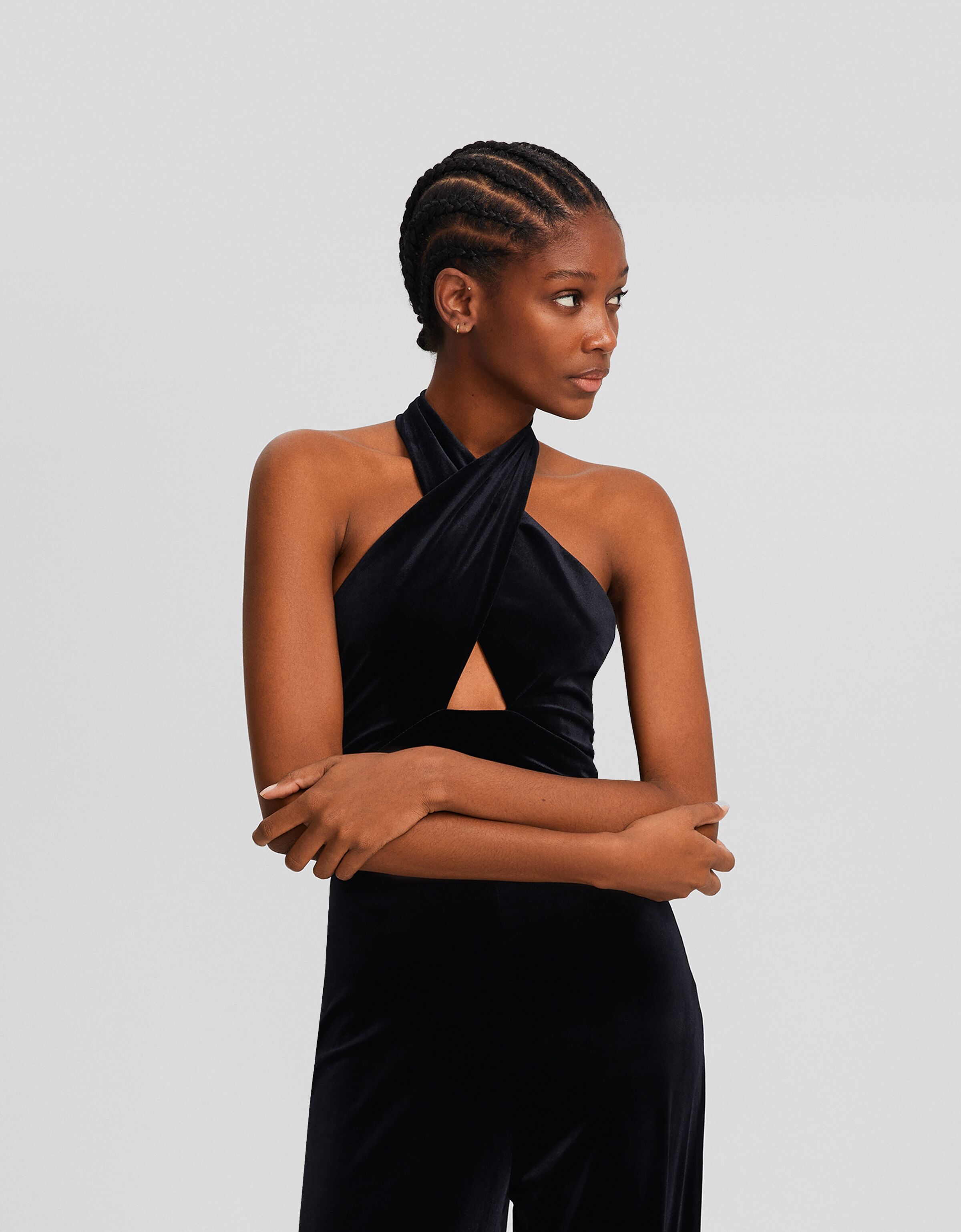 Mono largo halter terciopelo escote cruzado