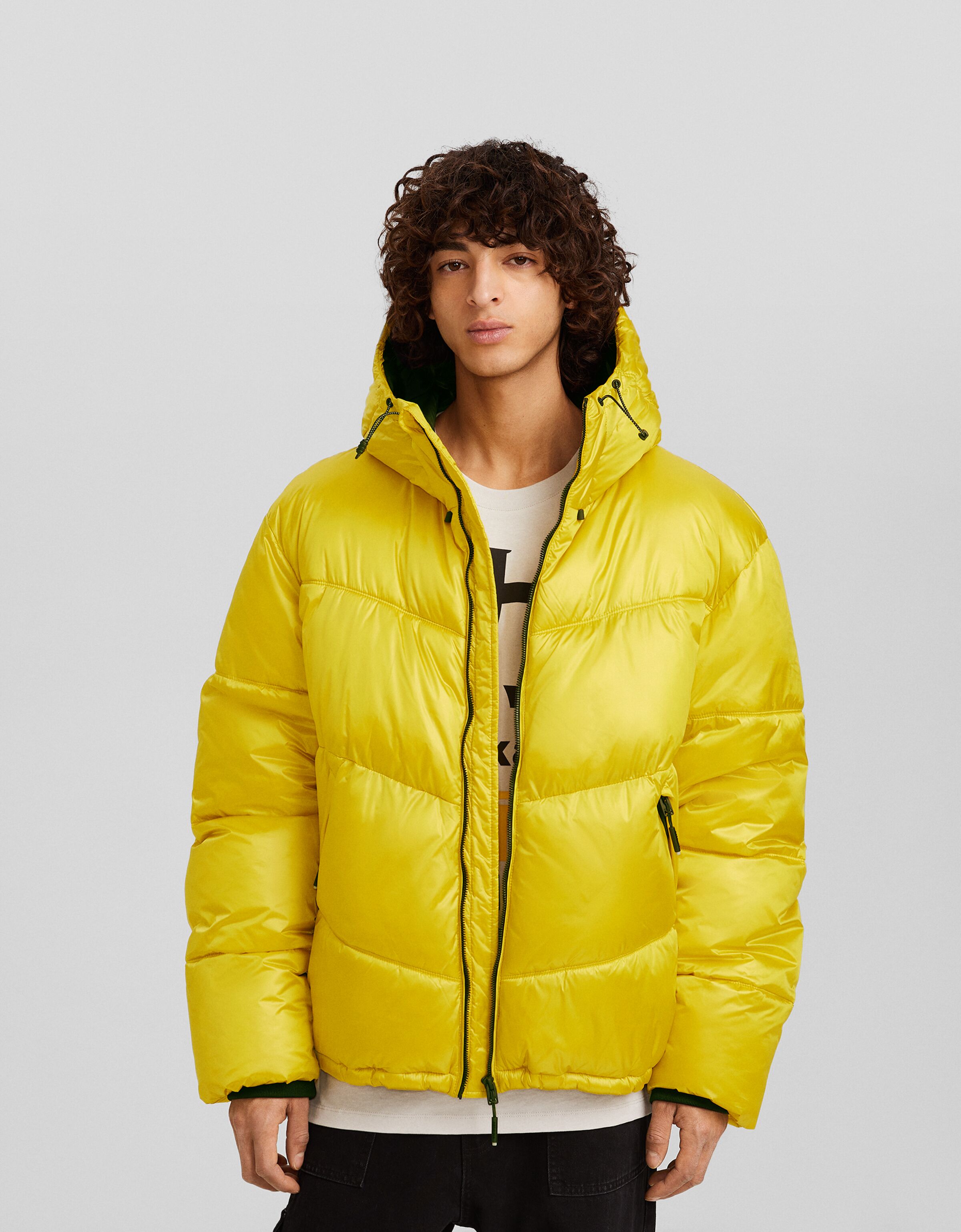 Cazadora acolchada acabado brillo