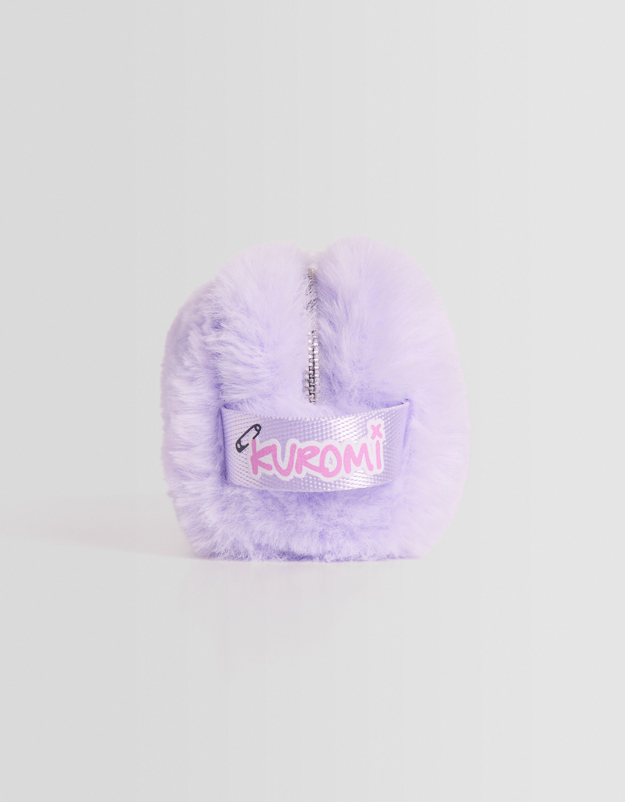 Estuche Kuromi bordado