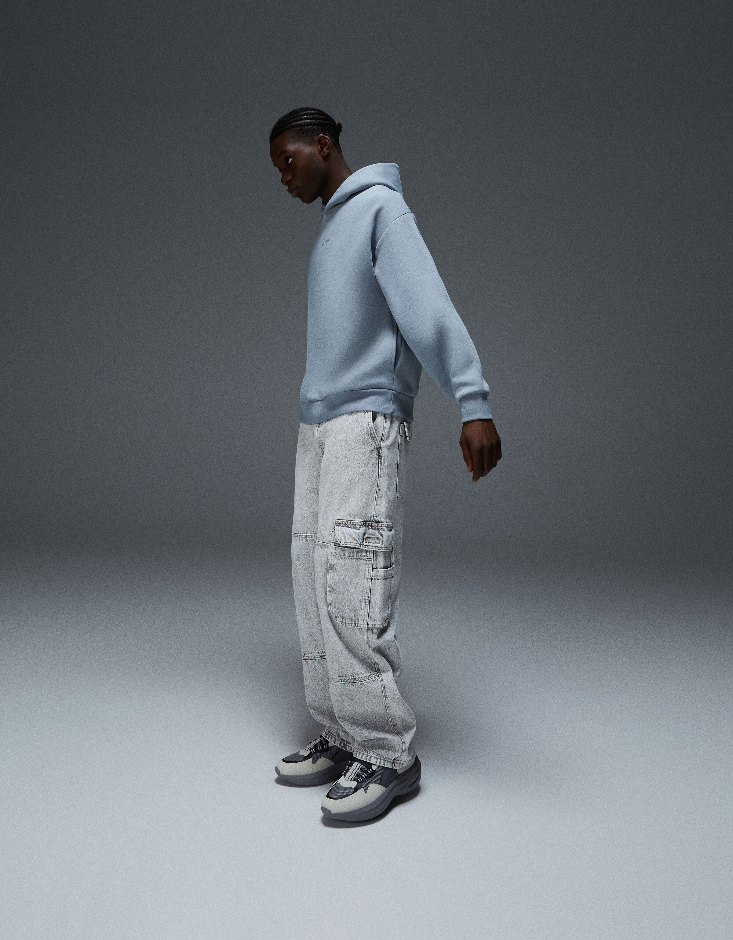 Deportivas detalle piezas técnicas hombre