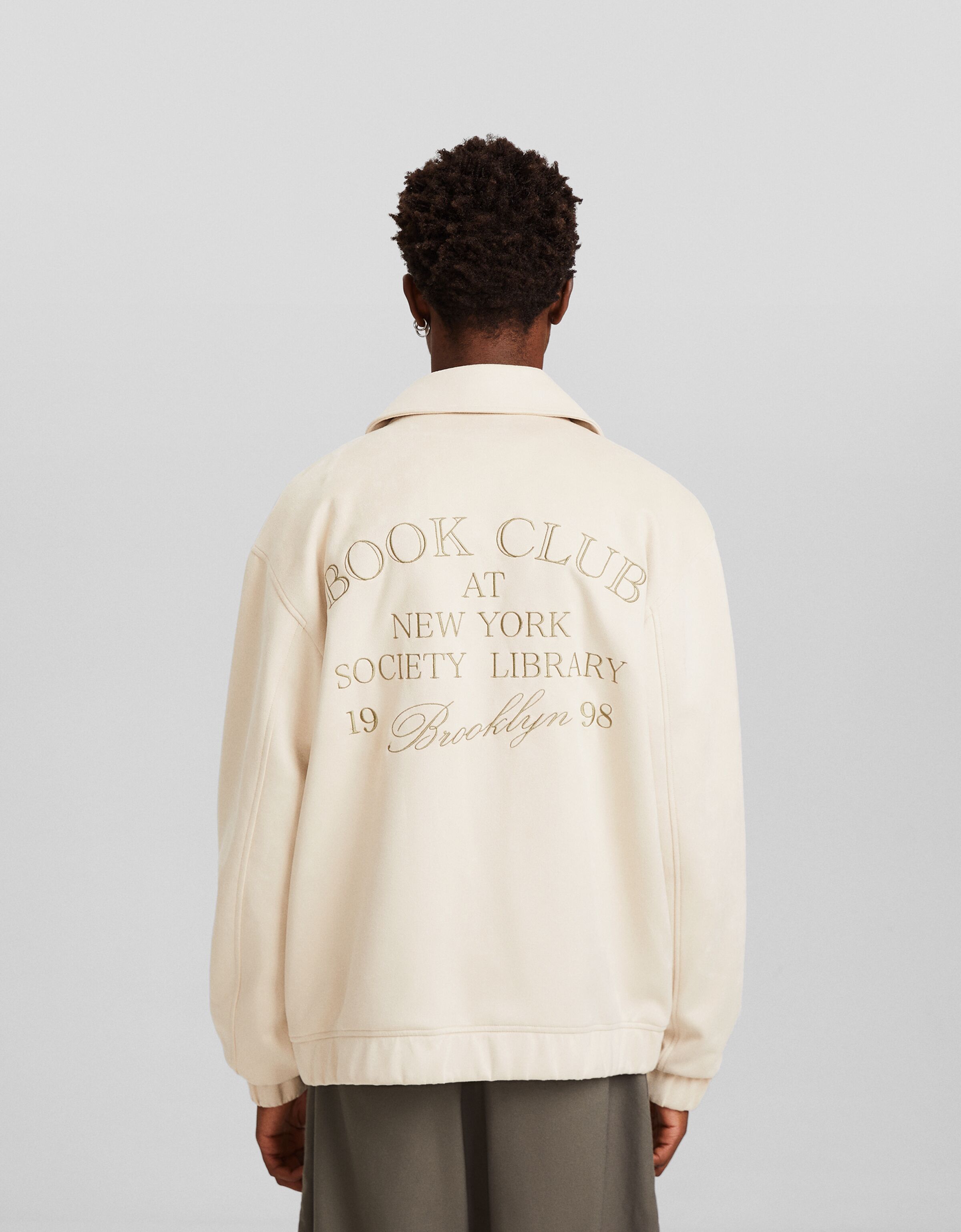 Cazadora efecto ante bordado