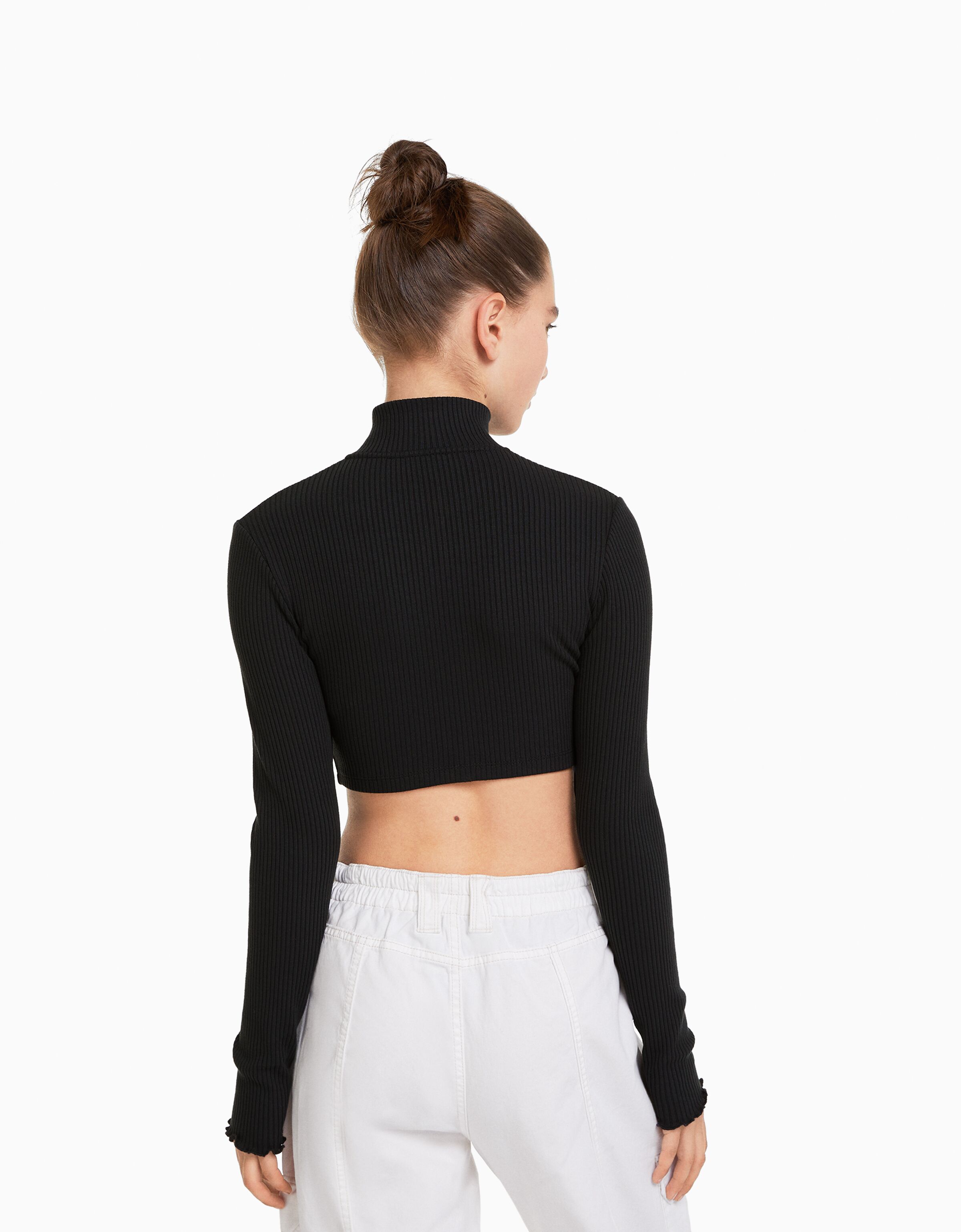 Cárdigan cropped cuello subido cremallera