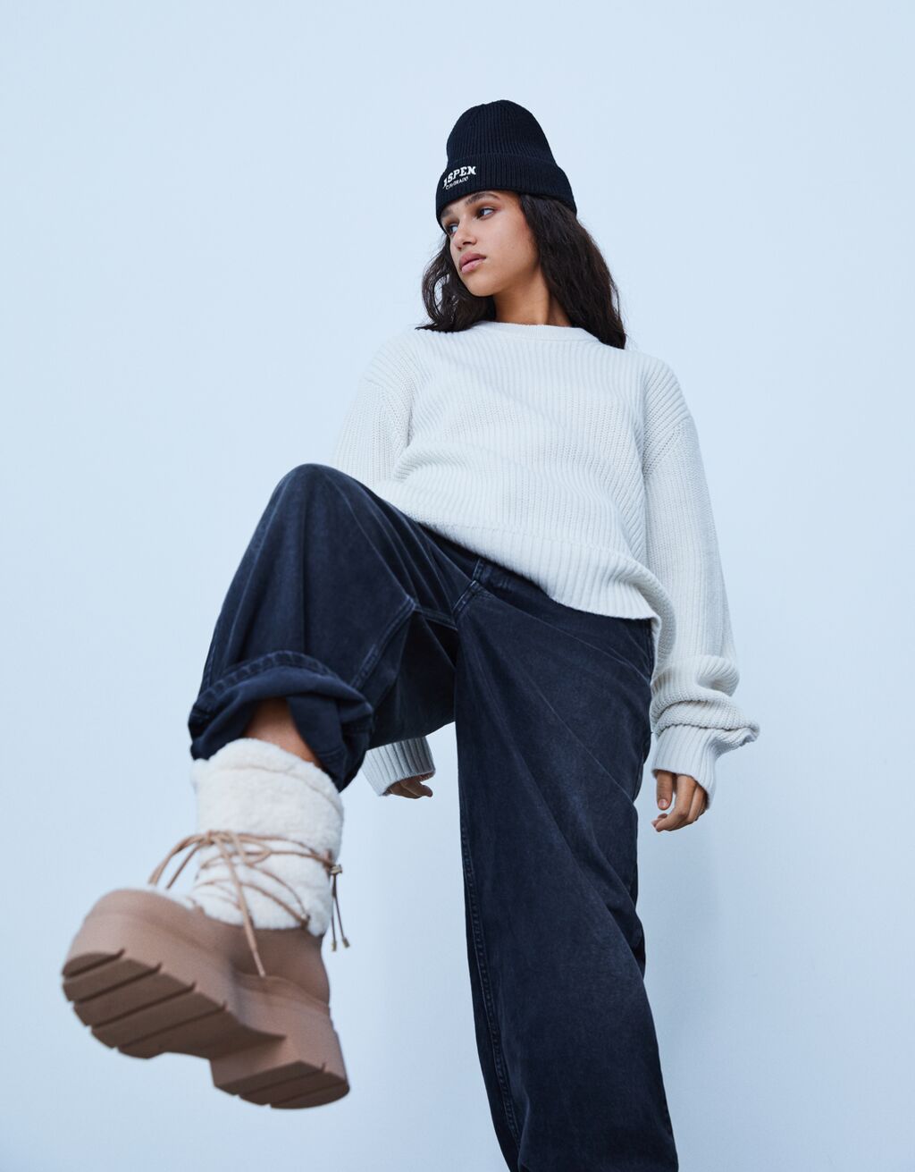 Botines combinados borreguillo detalle cordones