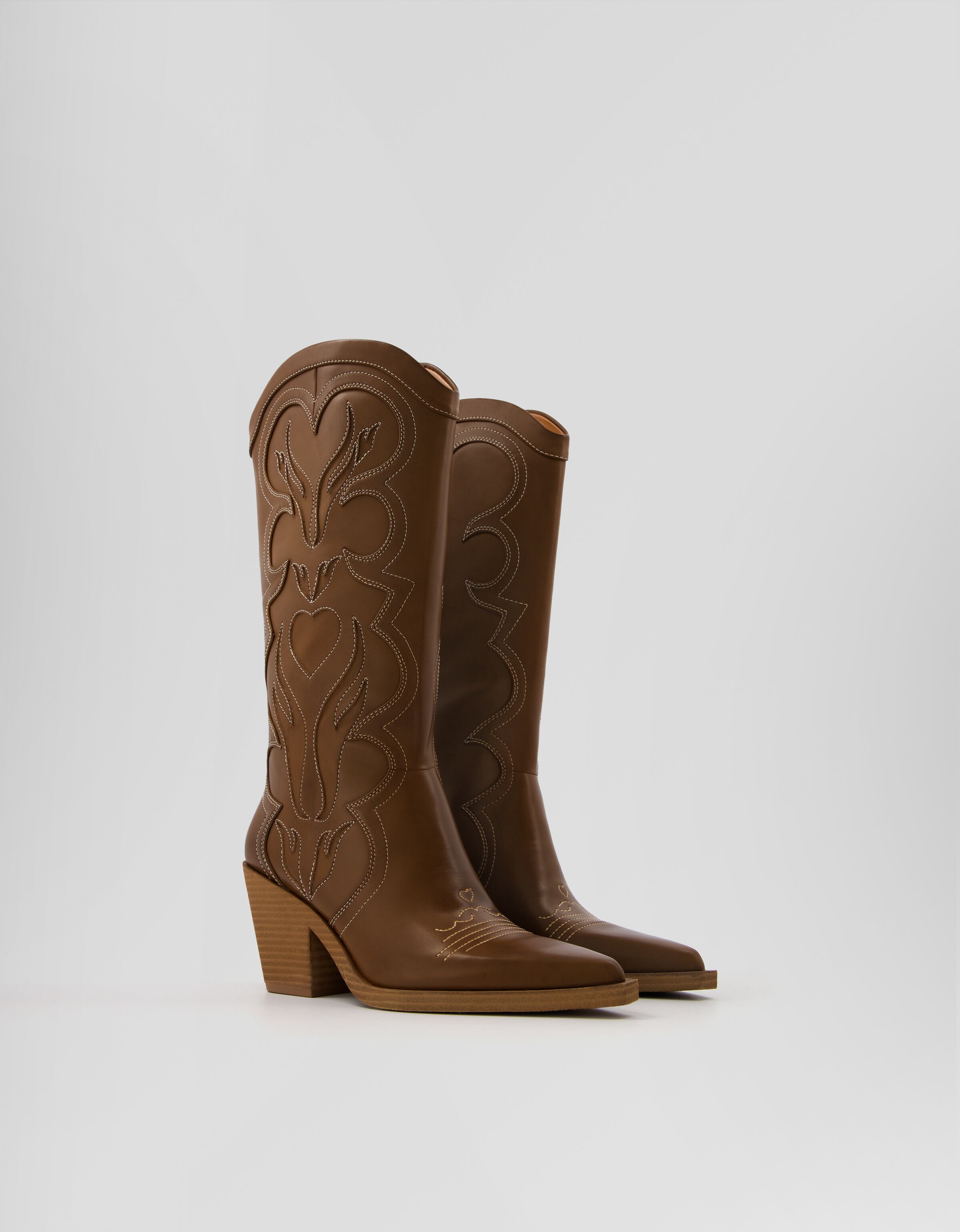Botas tacón cowboy bordados