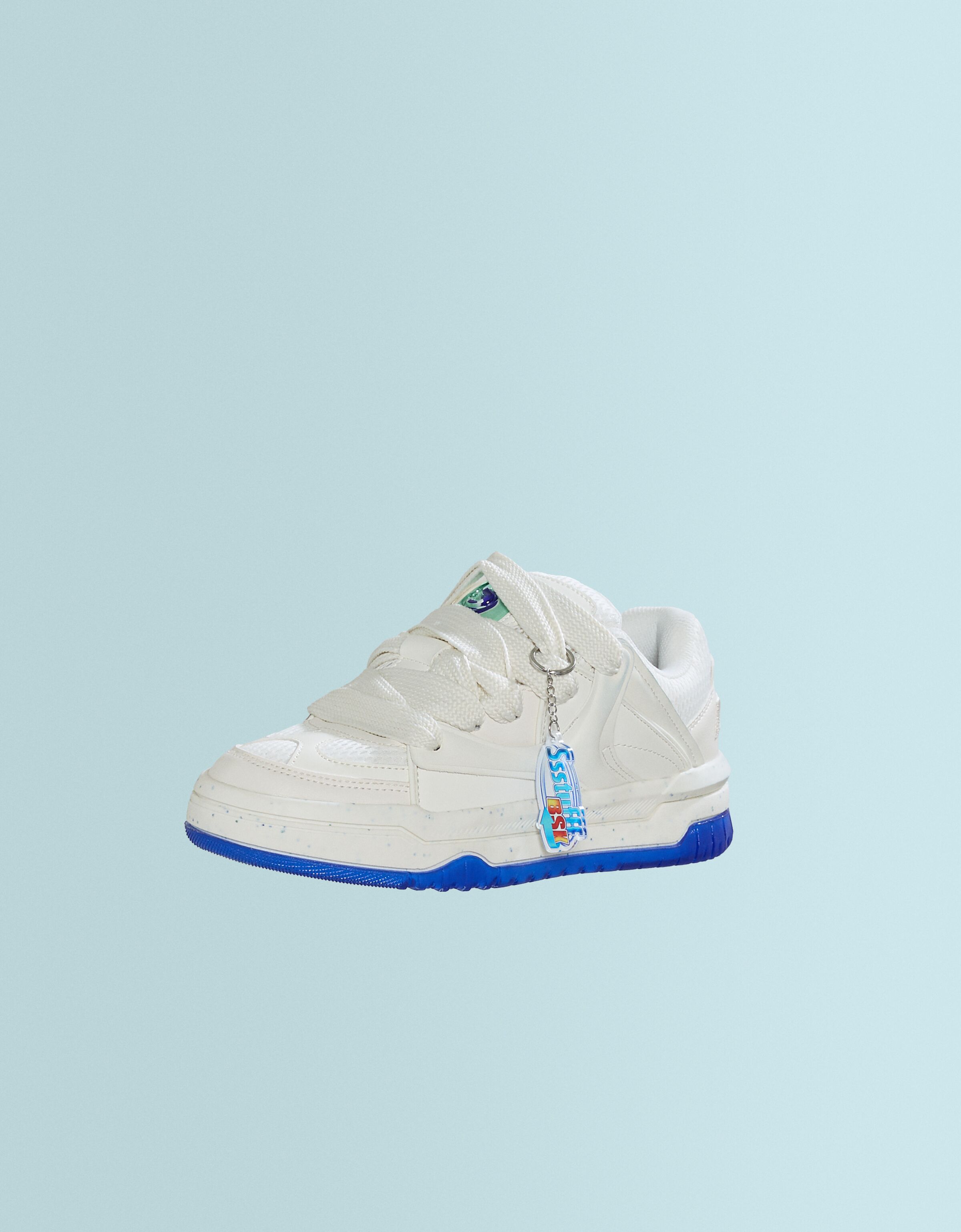 Zapatillas SSSTUFFF X BERSHKA detalle llavero hombre