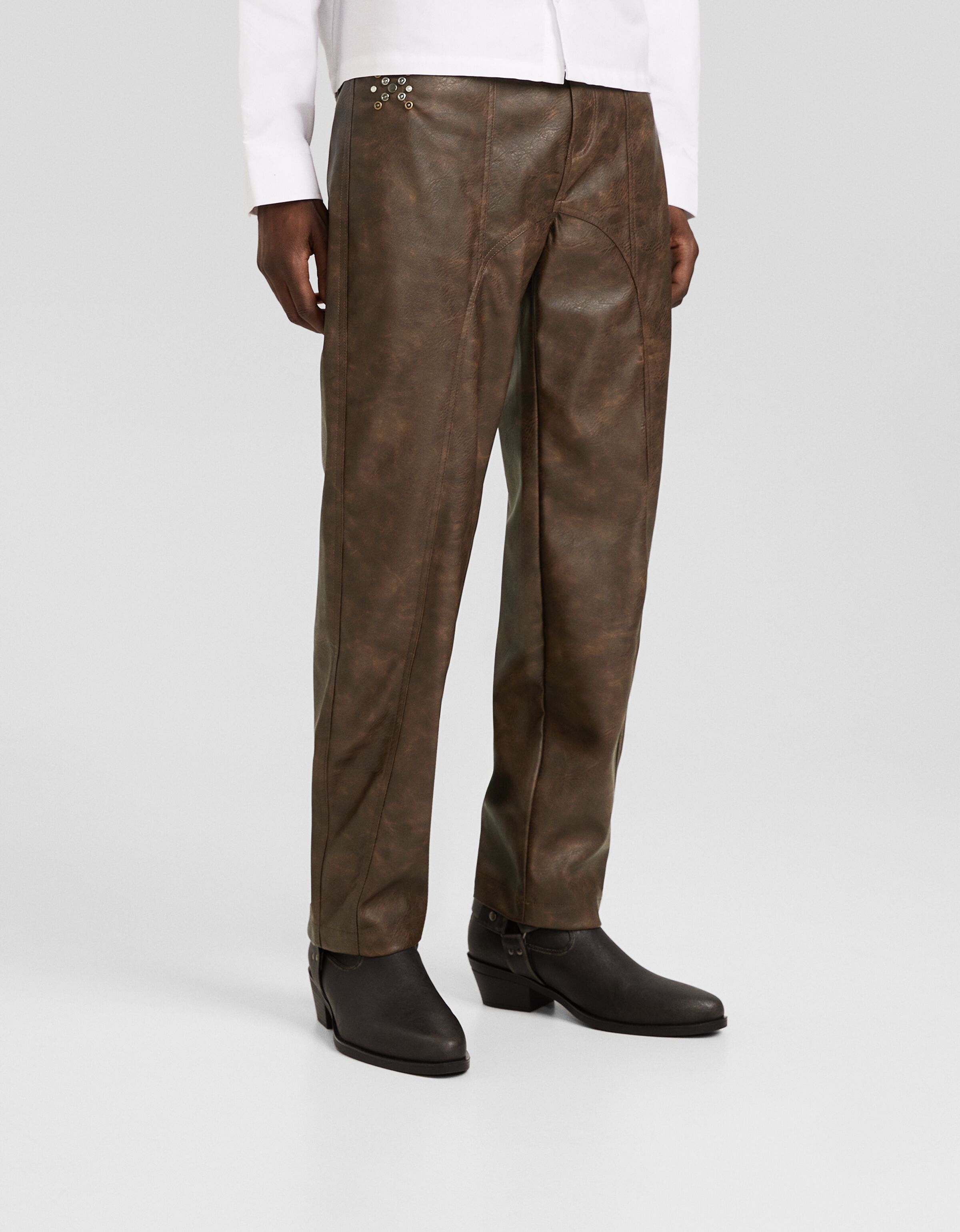 Pantalón wide leg efecto piel