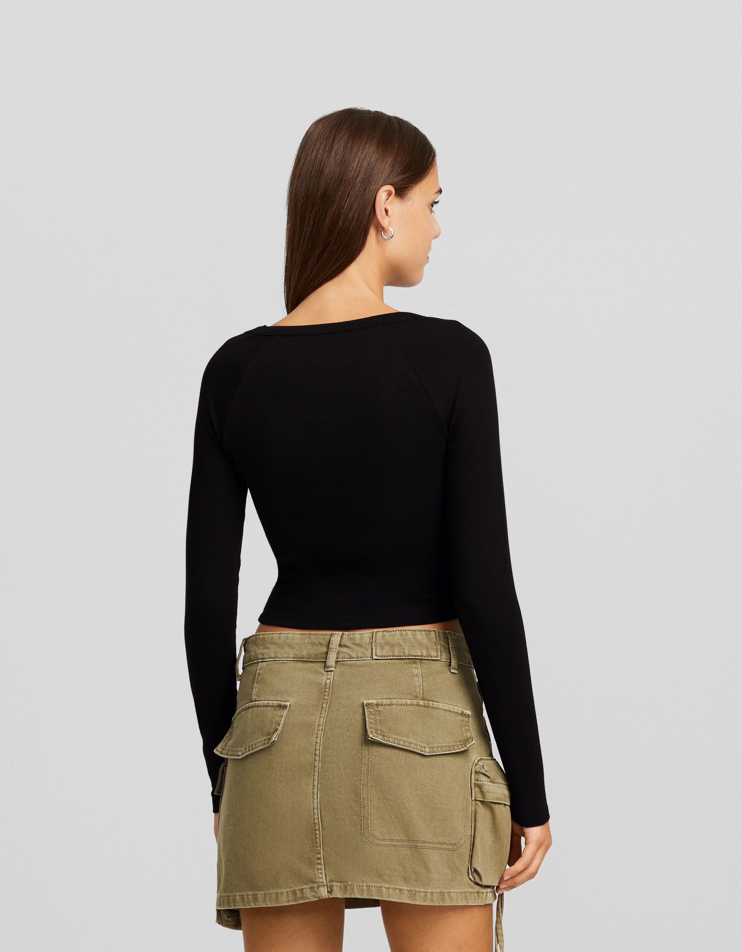 Camiseta manga larga cuello pico