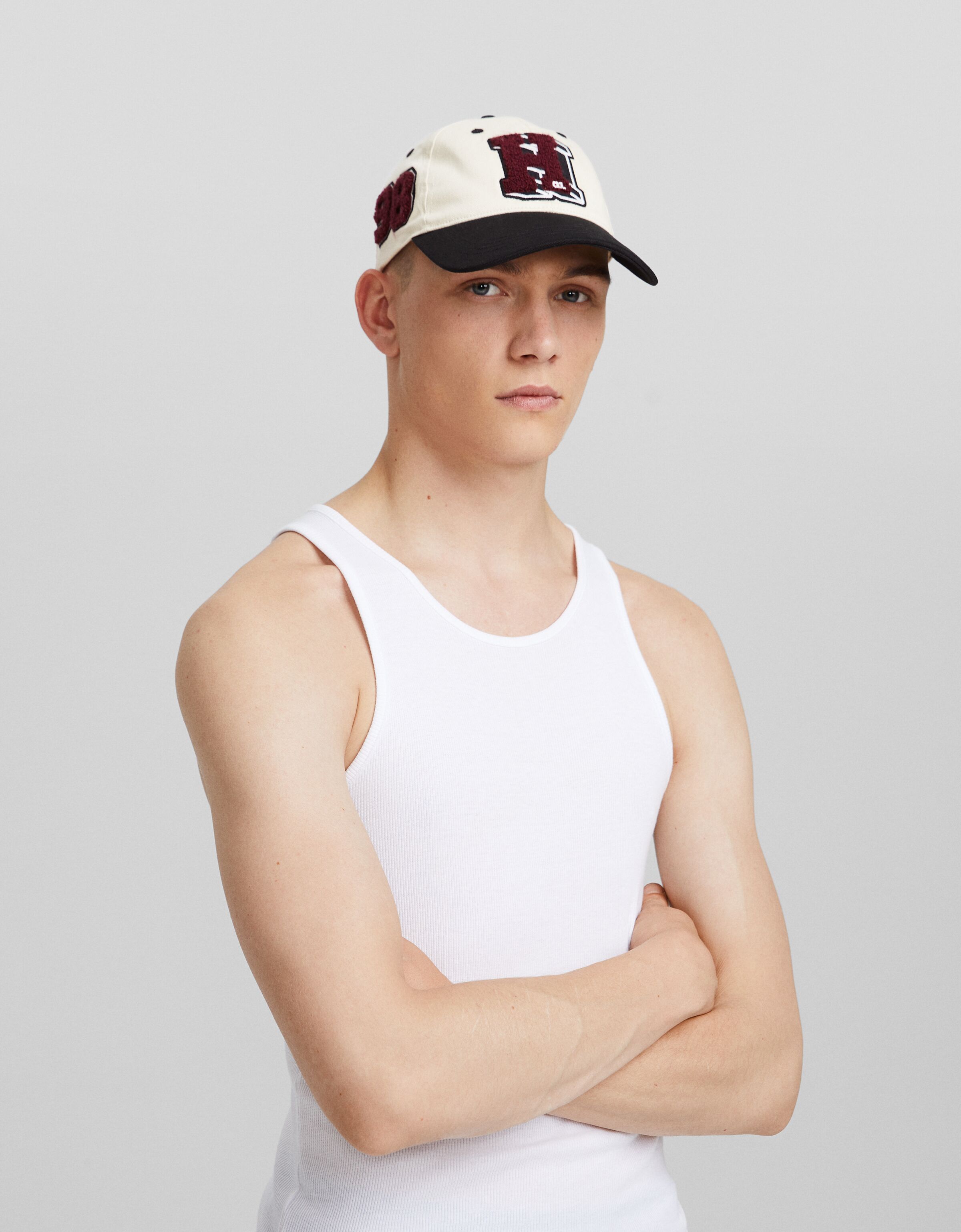 Gorra varsity parches