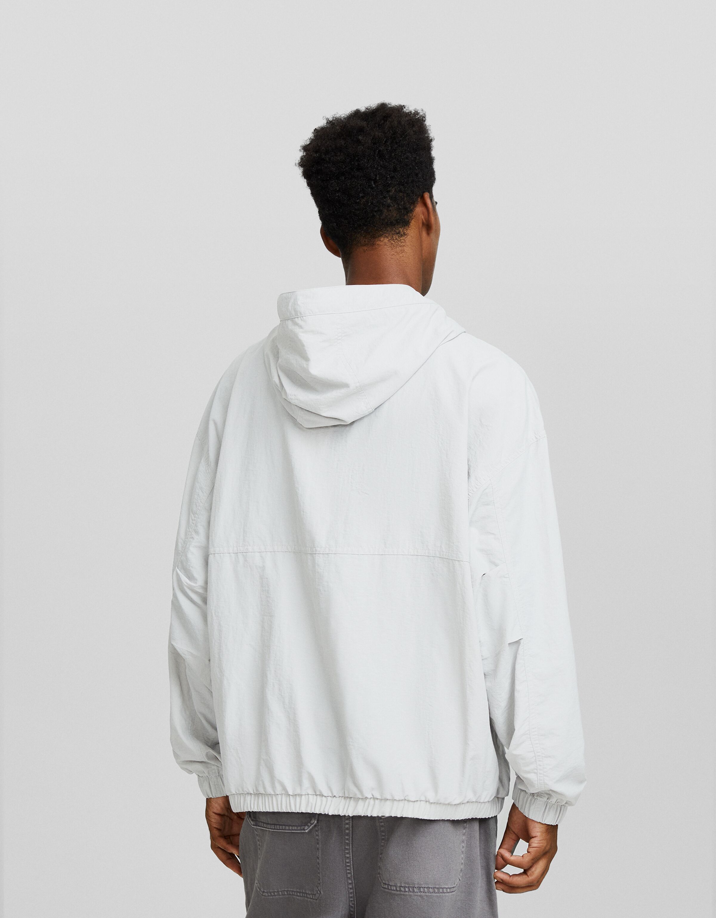 Cazadora capucha ligera nylon