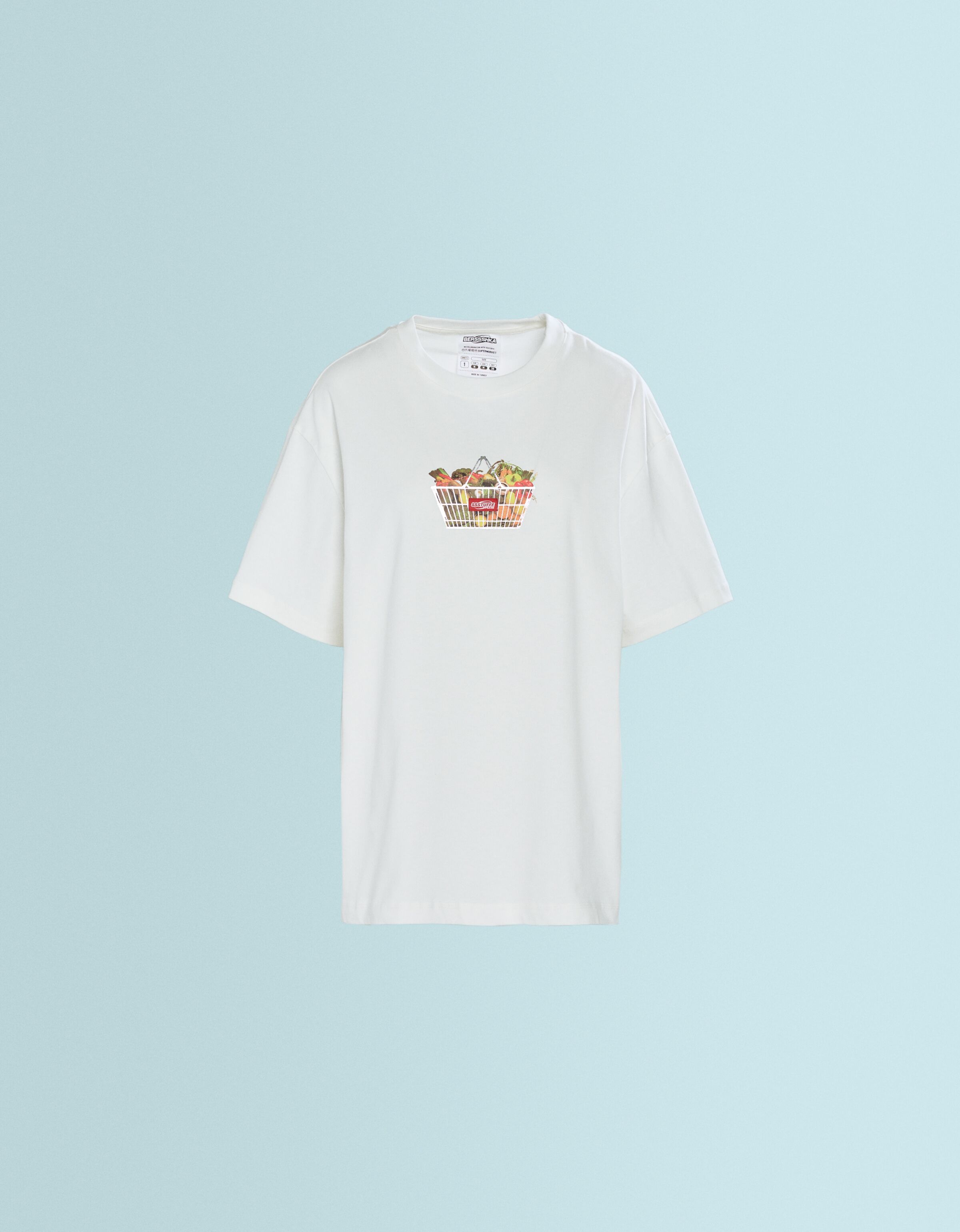 Camiseta SSSTUFFF X BERSHKA manga corta print metalizado parche