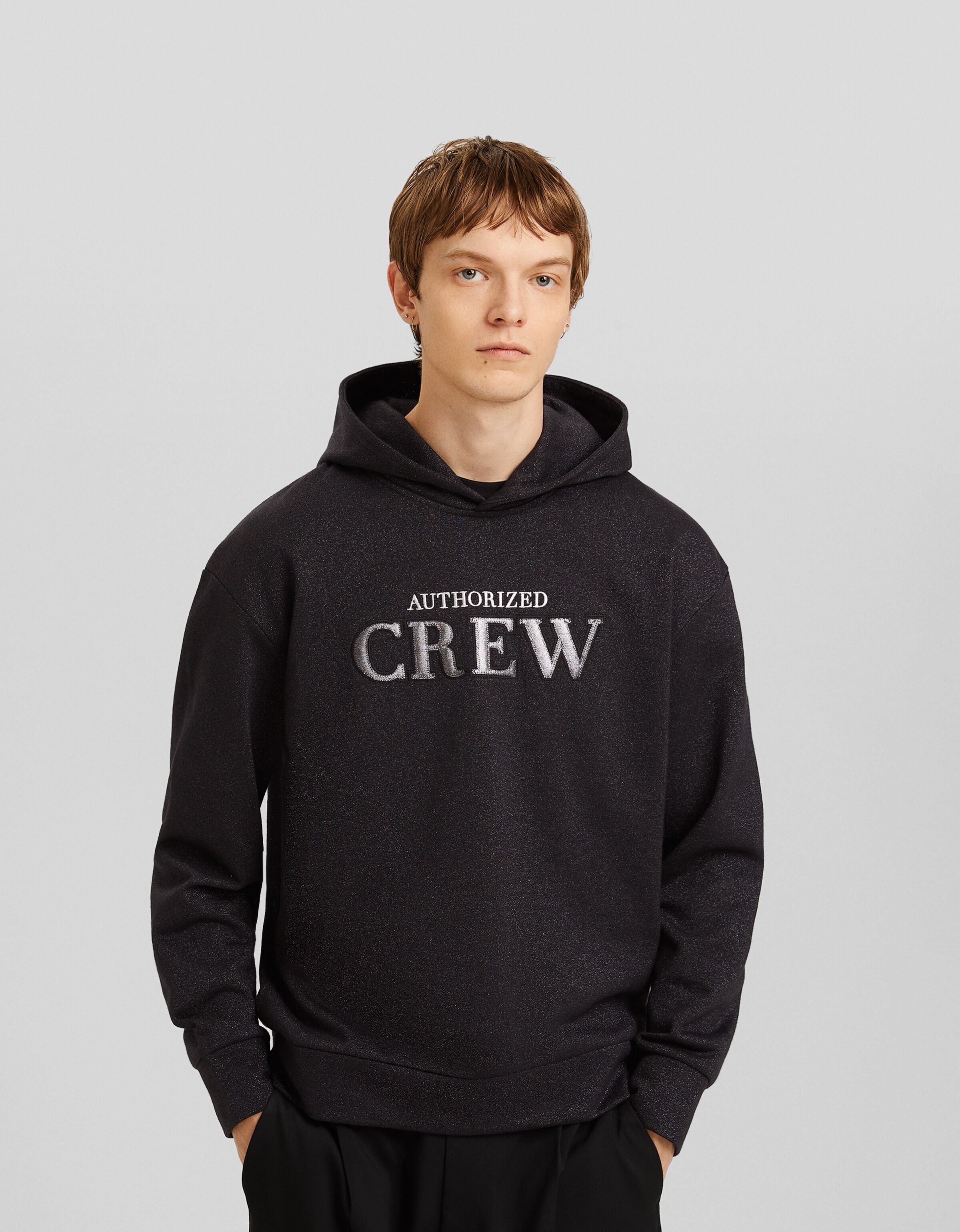 Sudadera capucha print bordado brillo