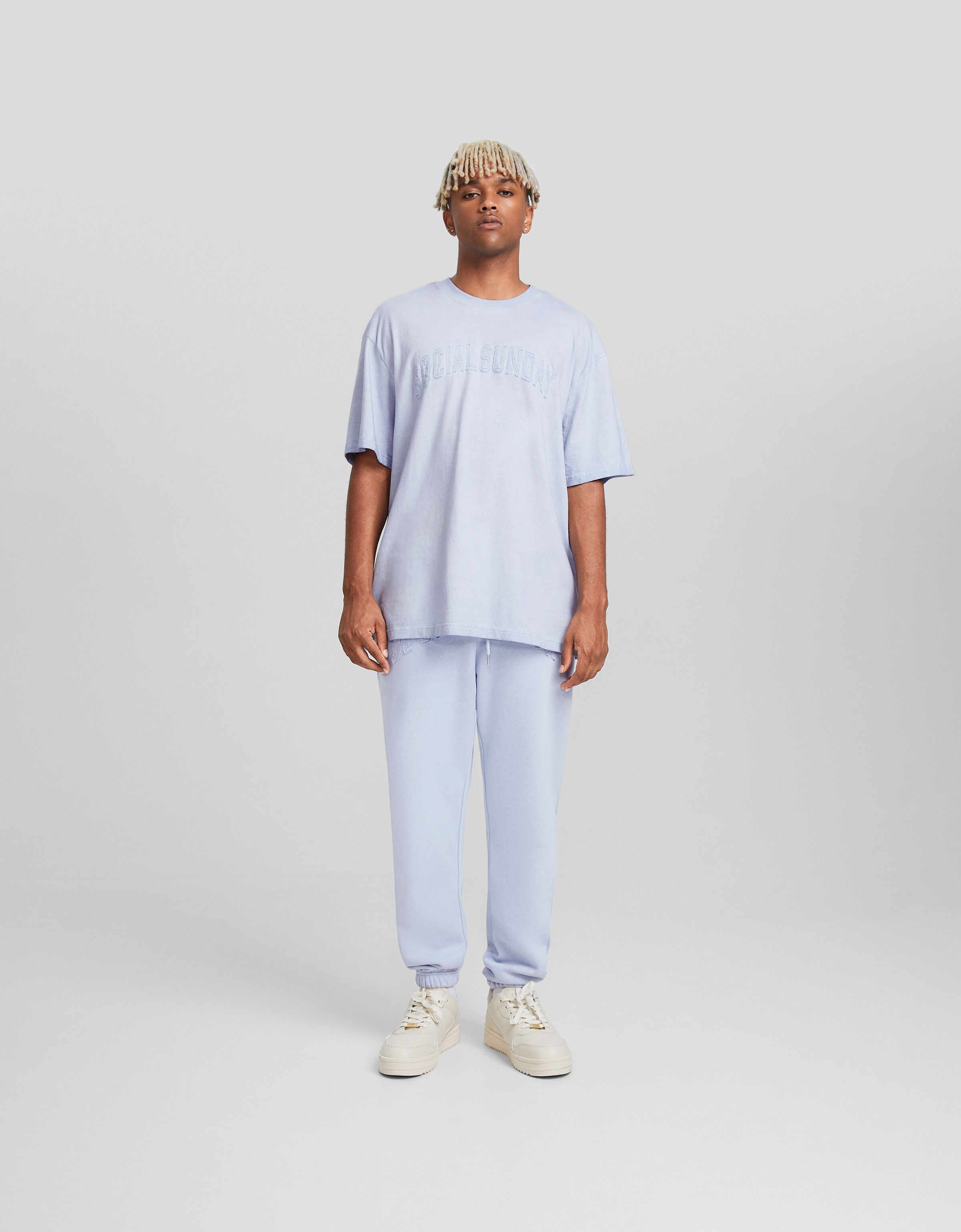 Pantalón jogger felpa parche