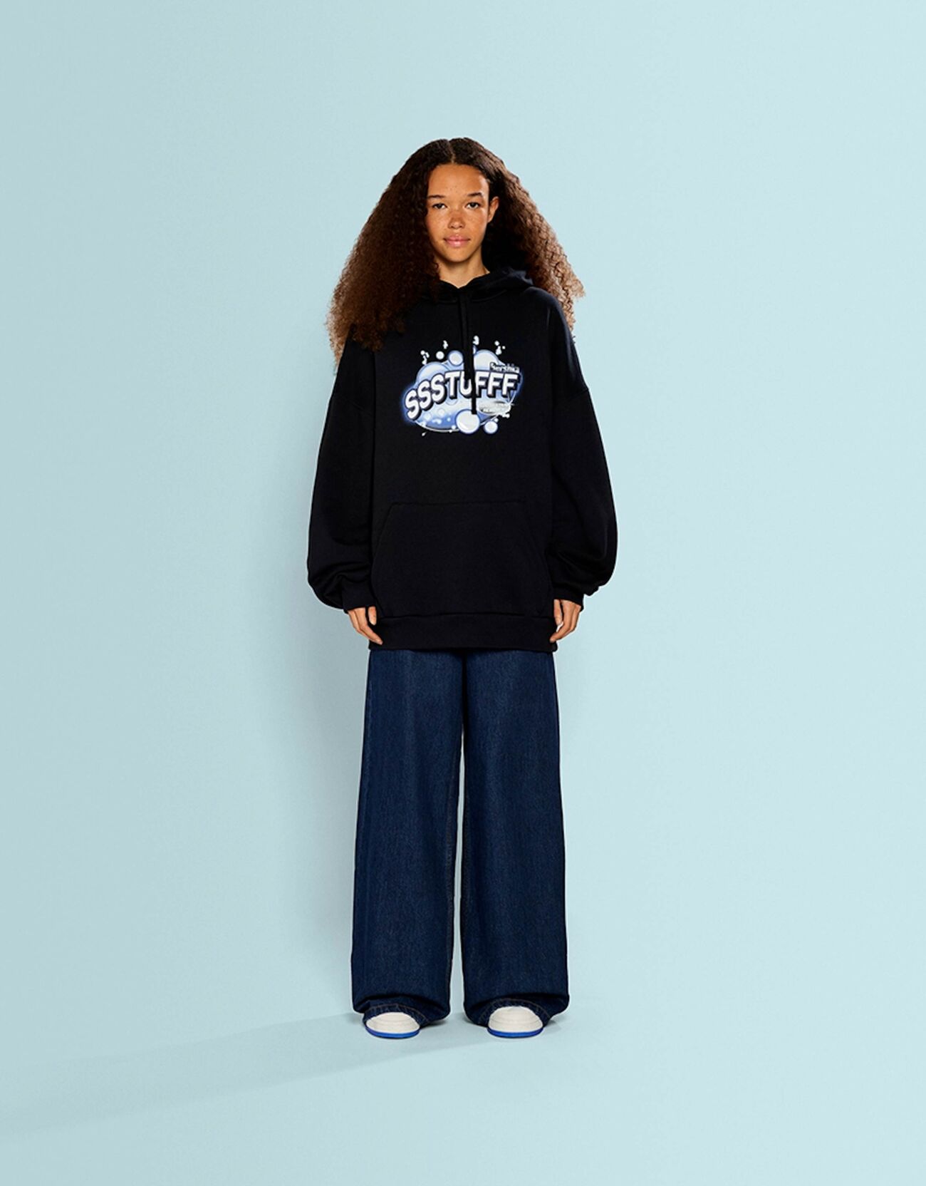 Sudadera SSSTUFFF X BERSHKA capucha print interactivo burbuja