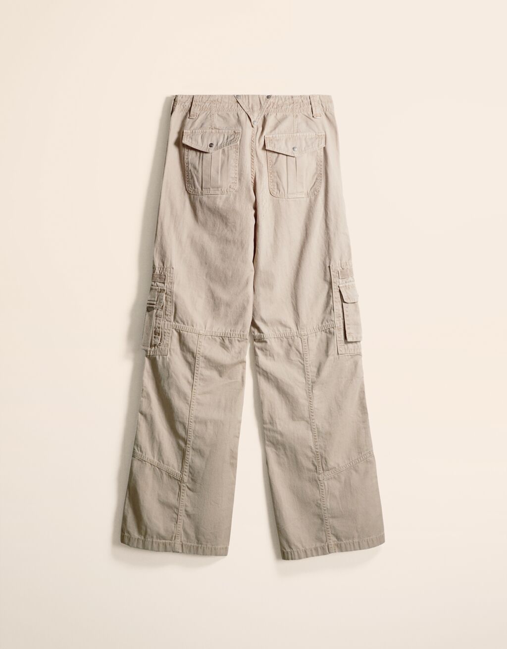 Pantalón cargo straight