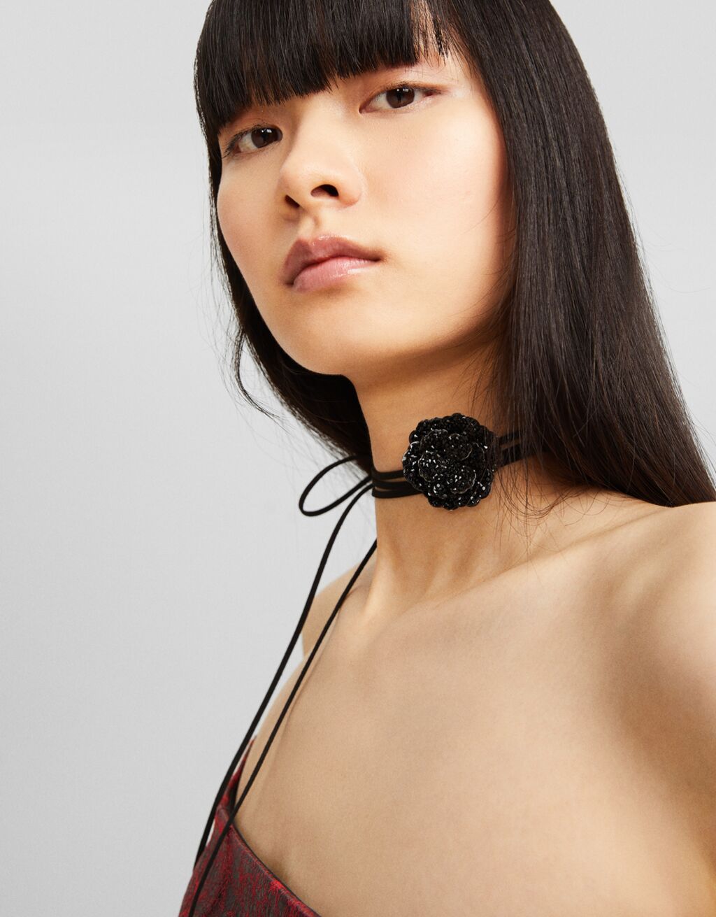Collar choker flor pedrería