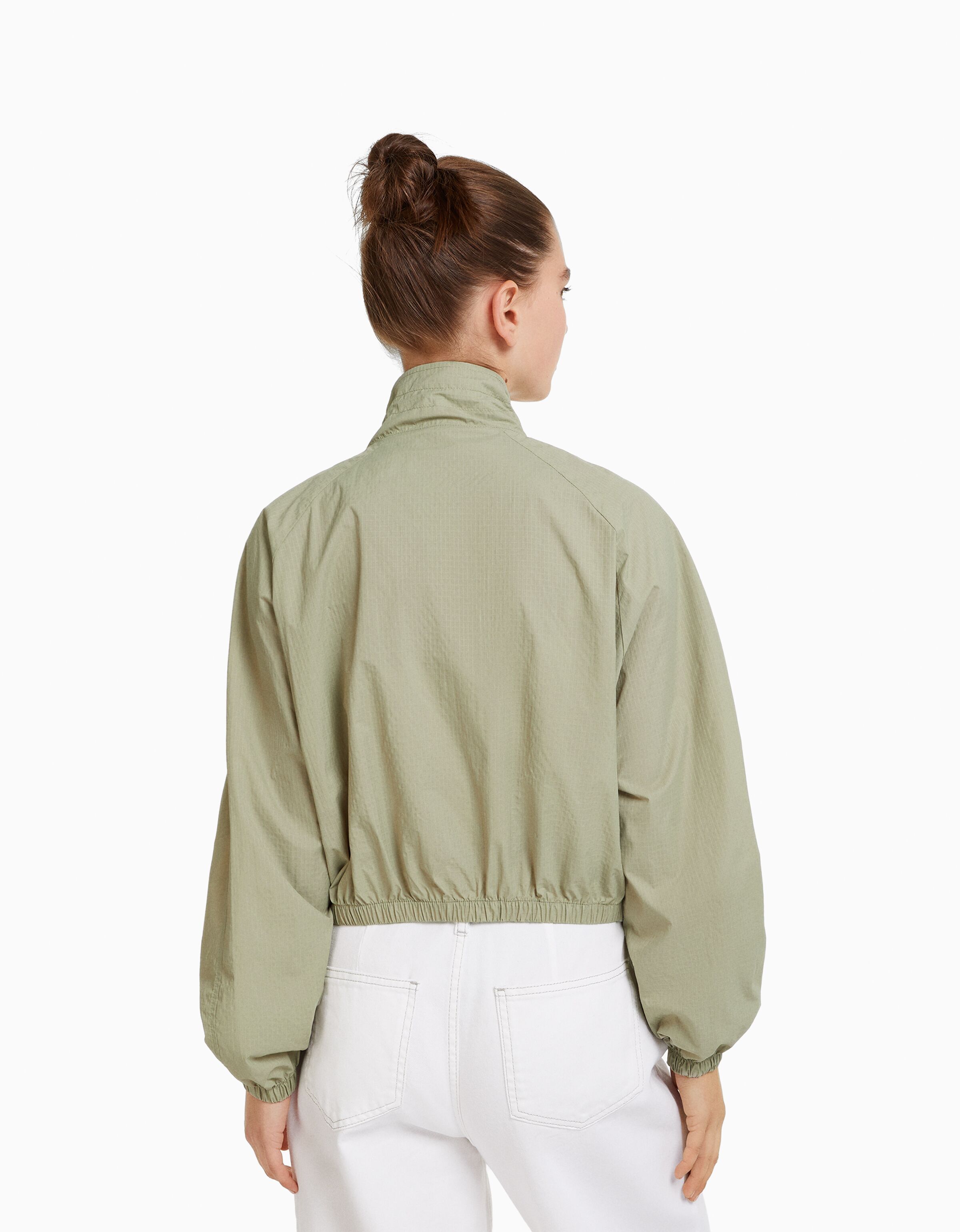 Cazadora cropped nylon estructura ripstop