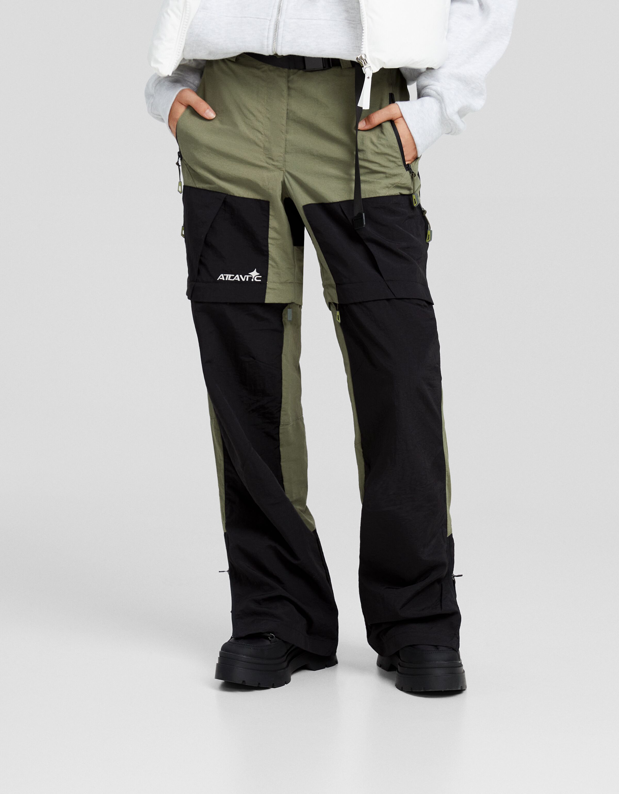 Pantalón nylon técnico color block