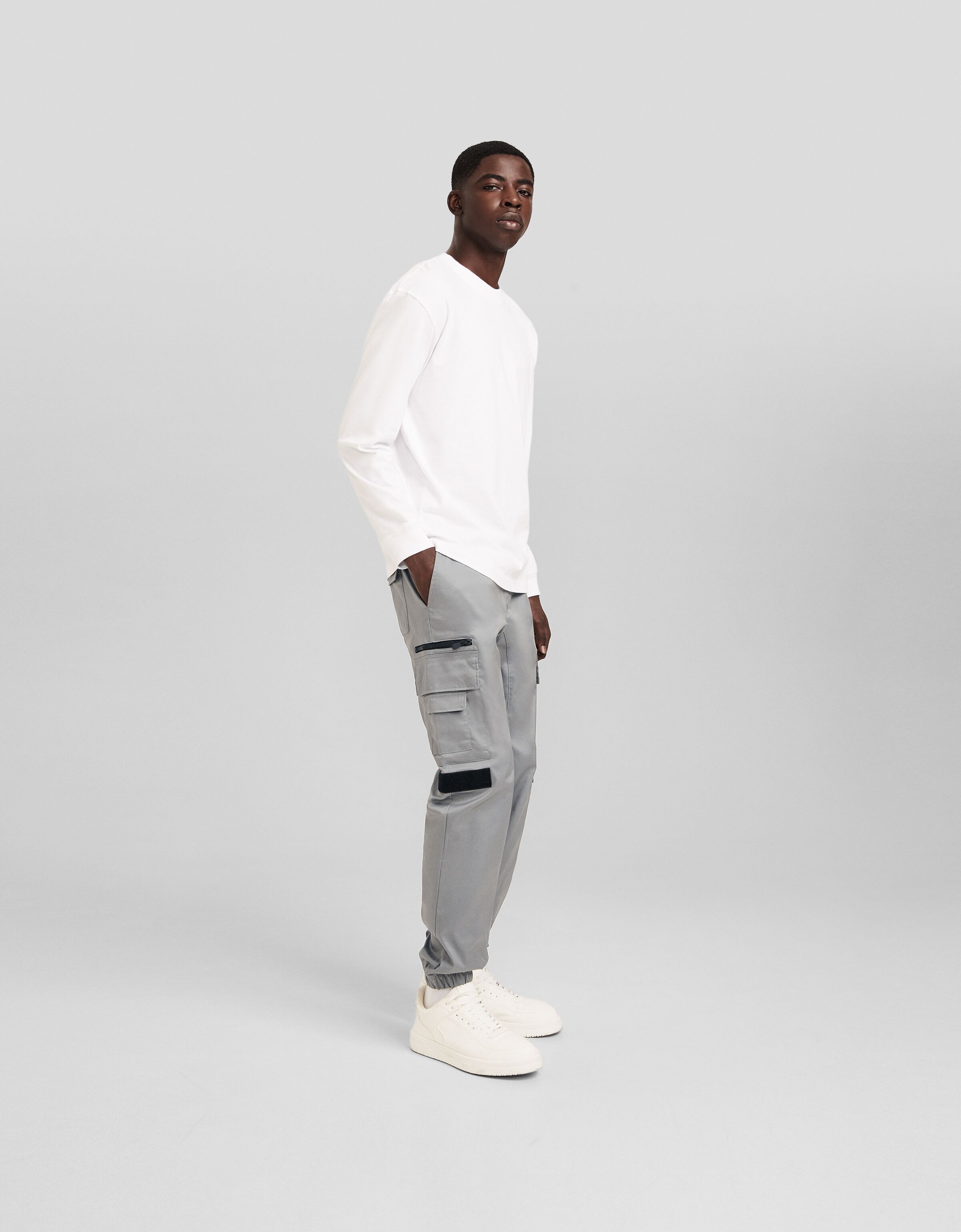 Pantalón jogger multicargo técnico