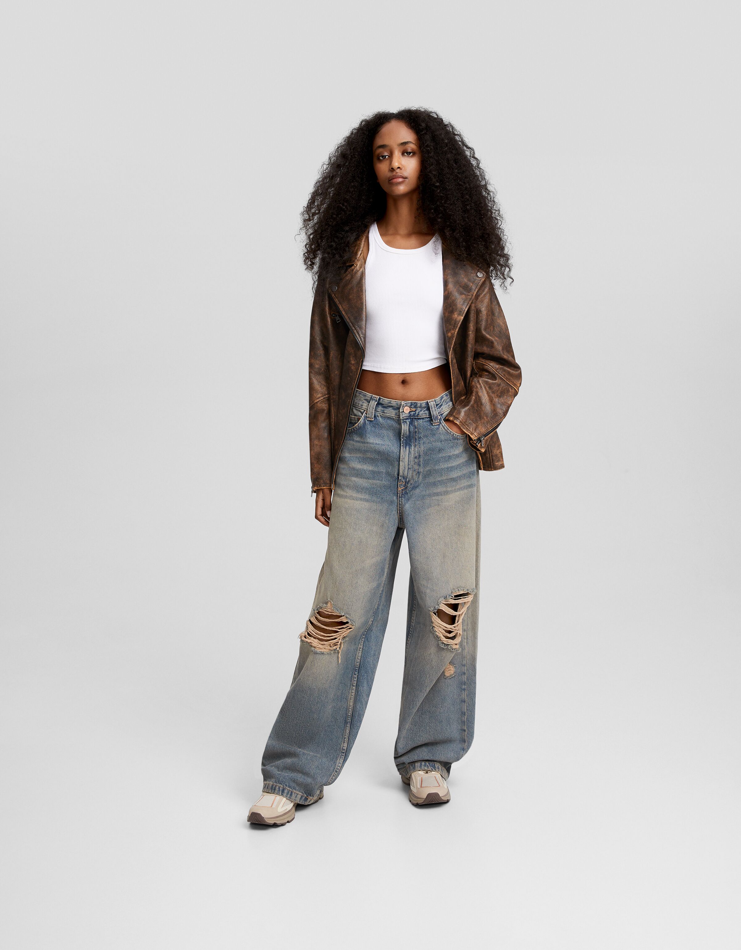 Jeans super baggy efecto lavado rotos