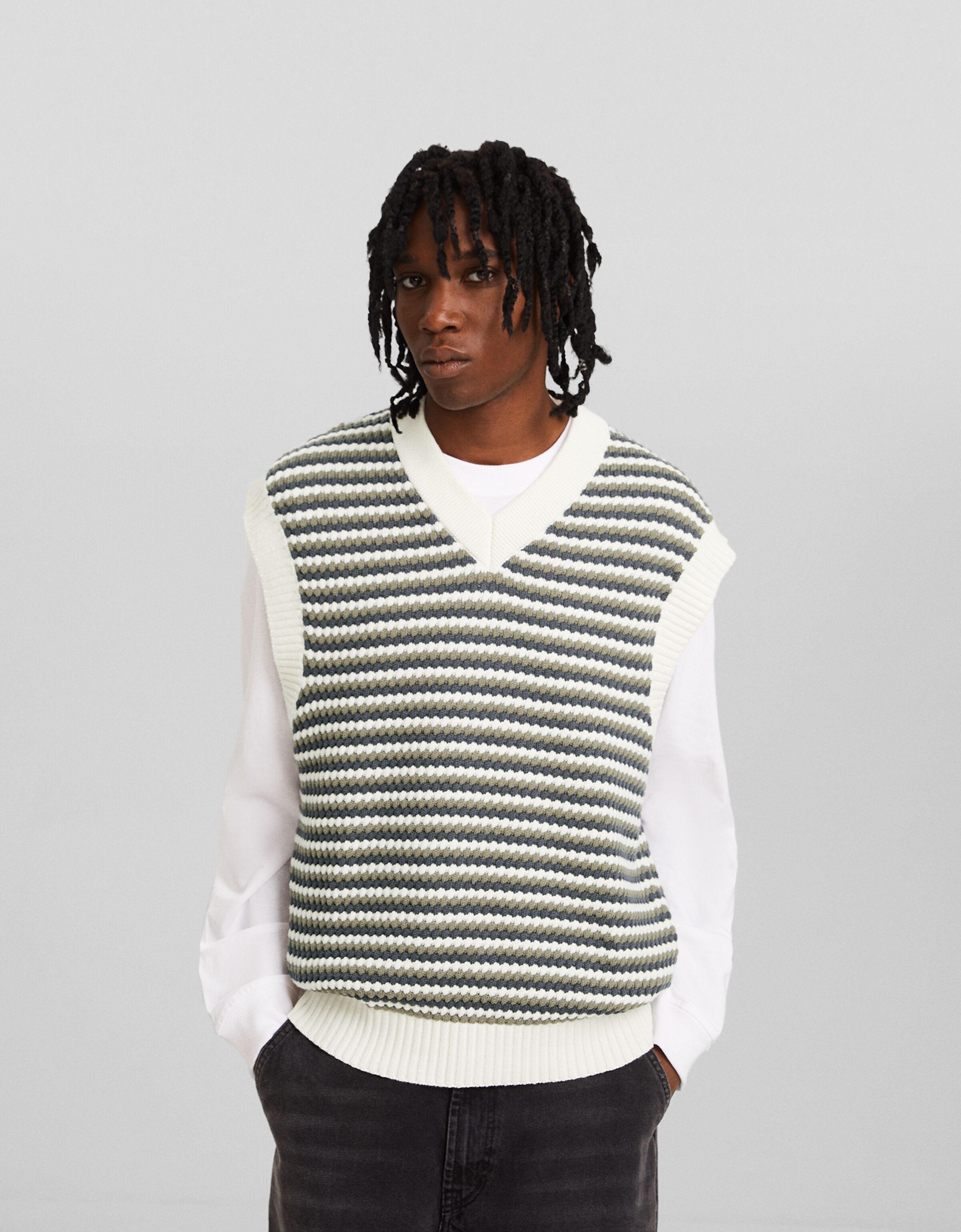 Chaleco cuello pico punto rayas
