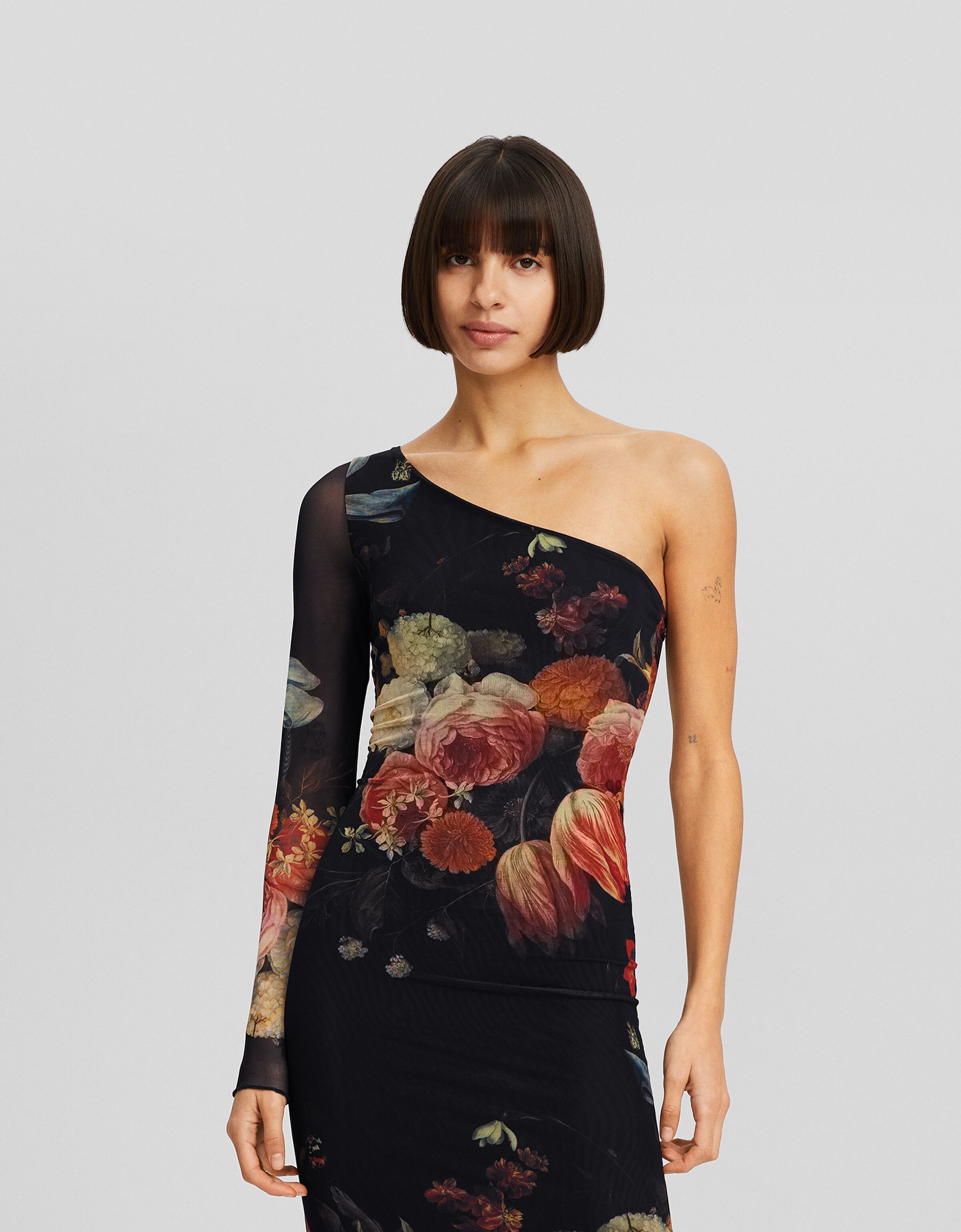 Vestido Jan van Kessel largo manga larga asimétrico tul print